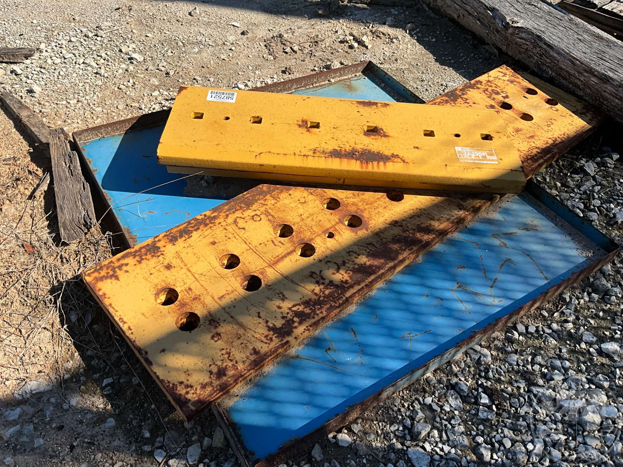 0 Caterpillar WEAR PLATES & CUTTING EDGES TO FIT D9