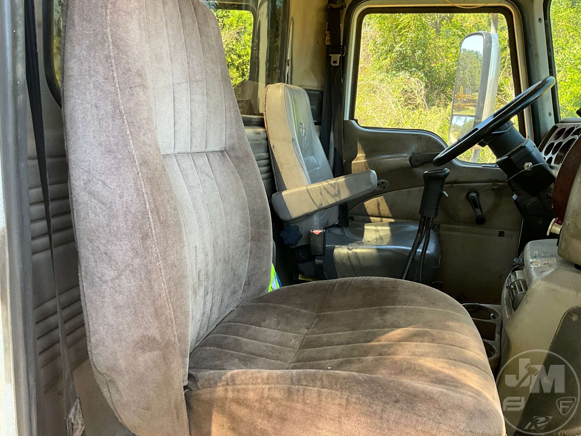 2004 Mack CH613