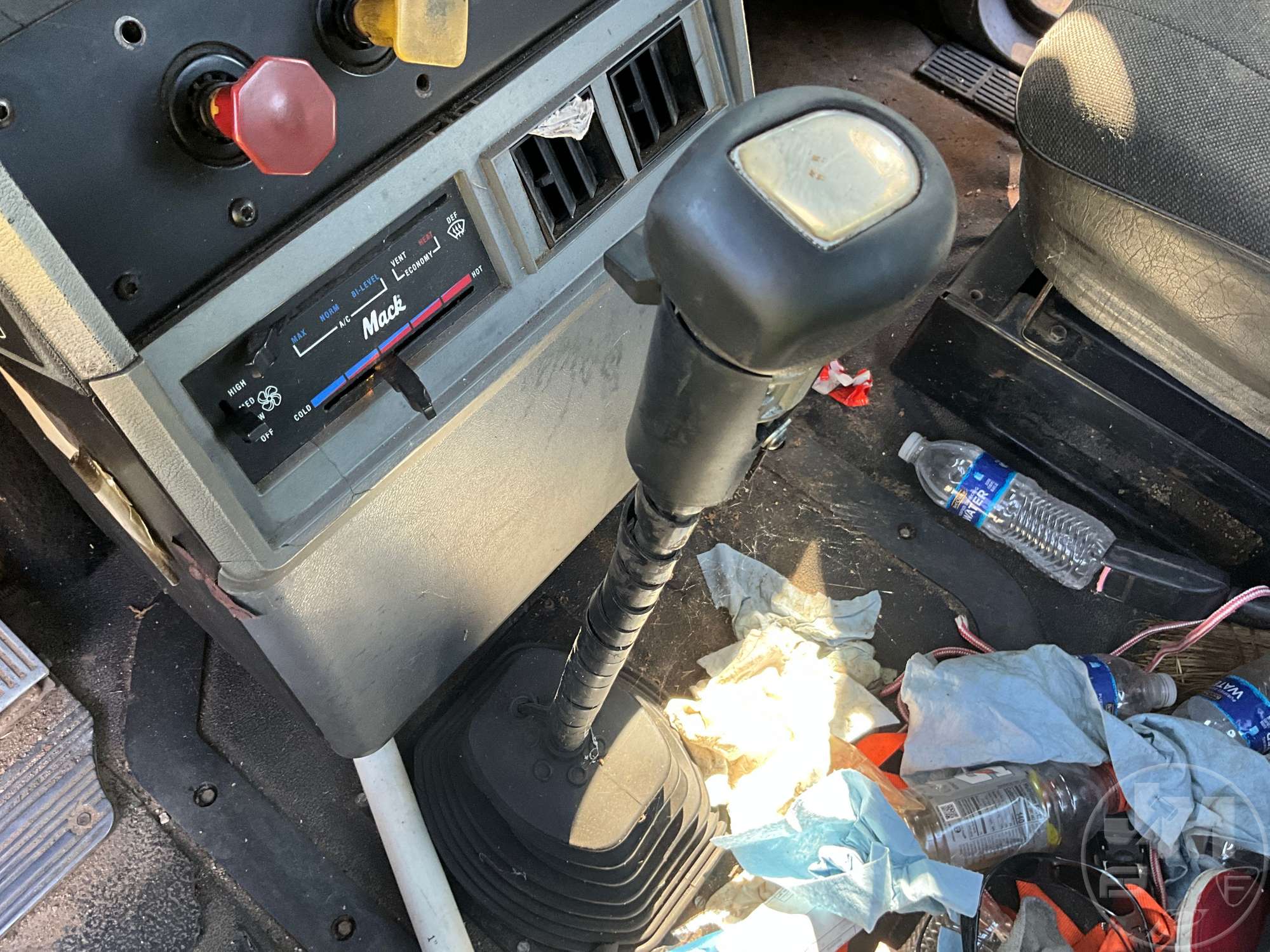 1996 Mack CH613