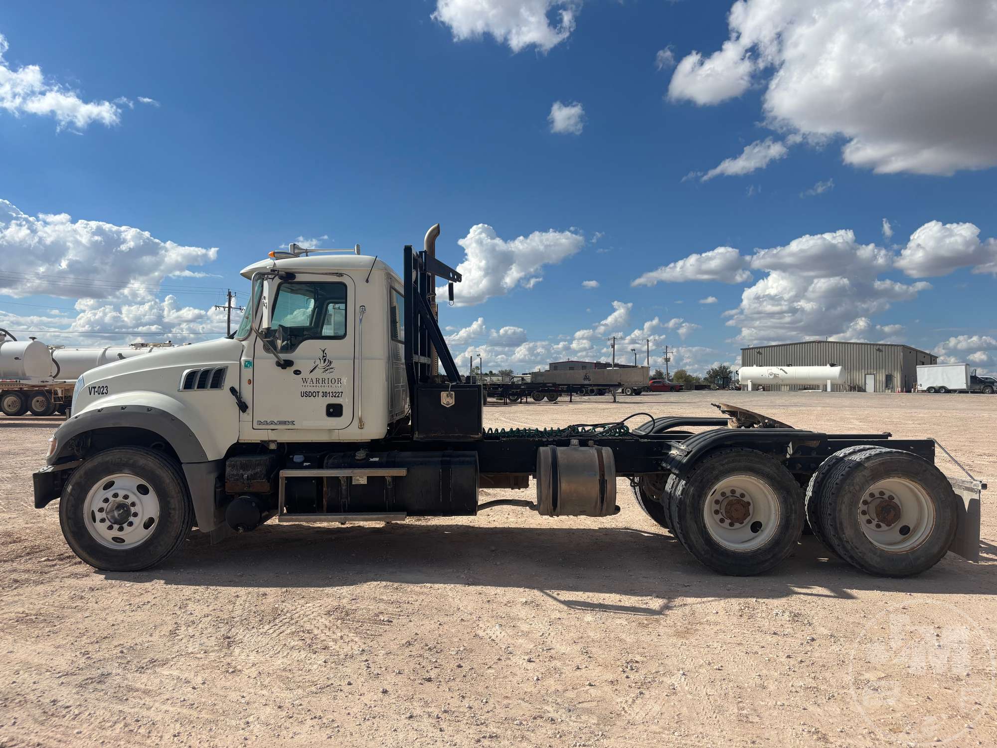 2013 Mack GU713