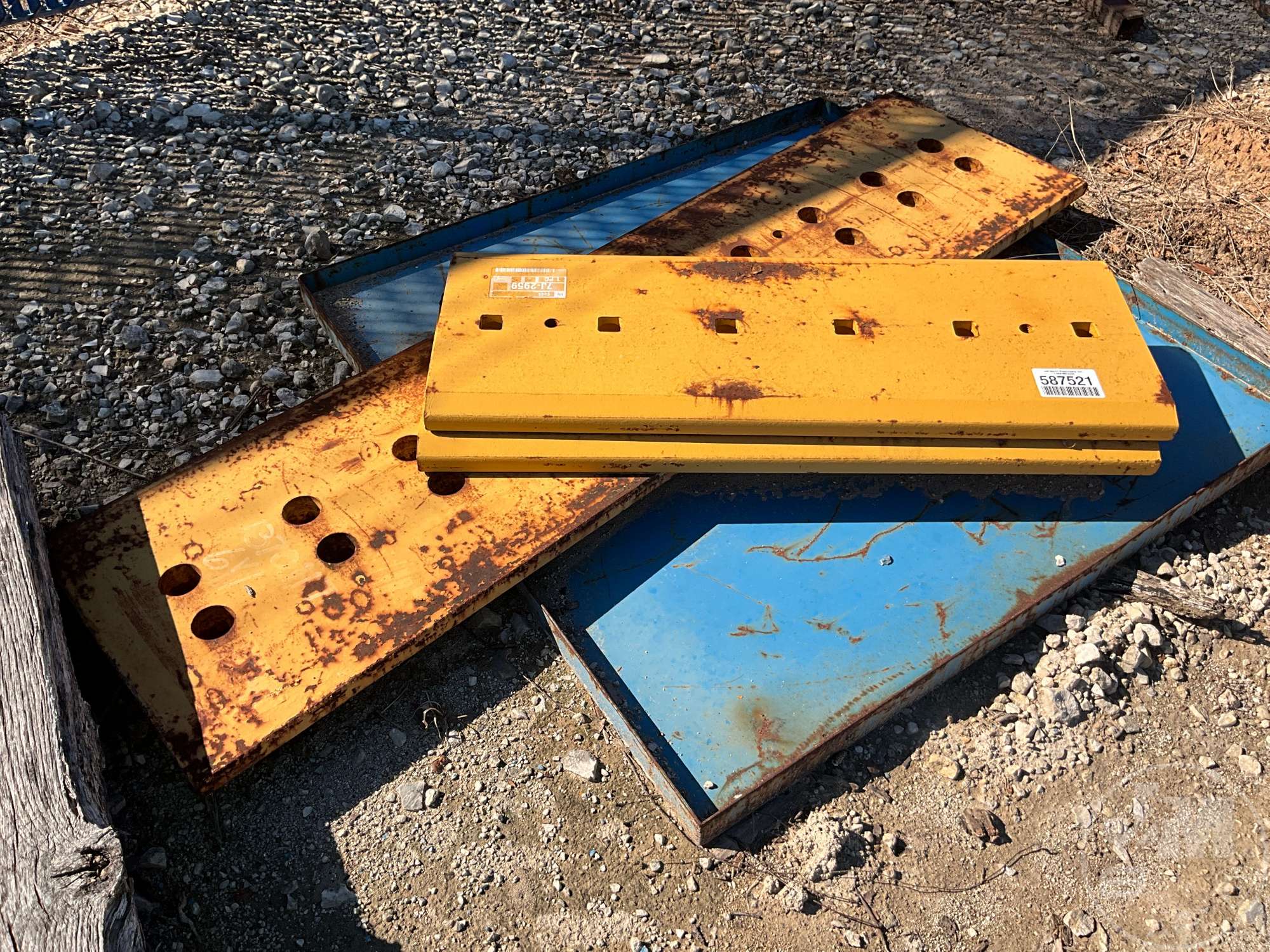 0 Caterpillar WEAR PLATES & CUTTING EDGES TO FIT D9