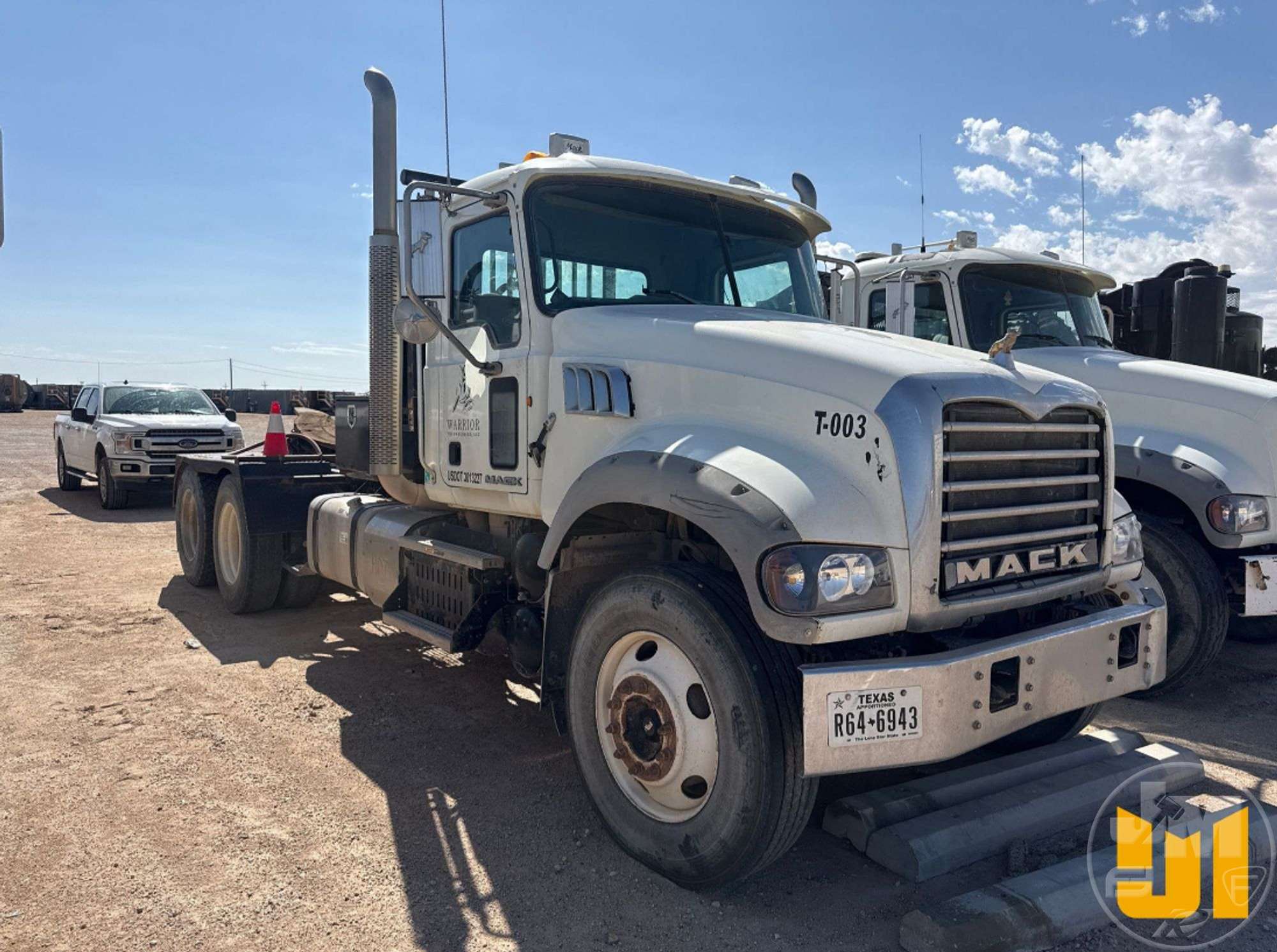 2015 Mack GU713