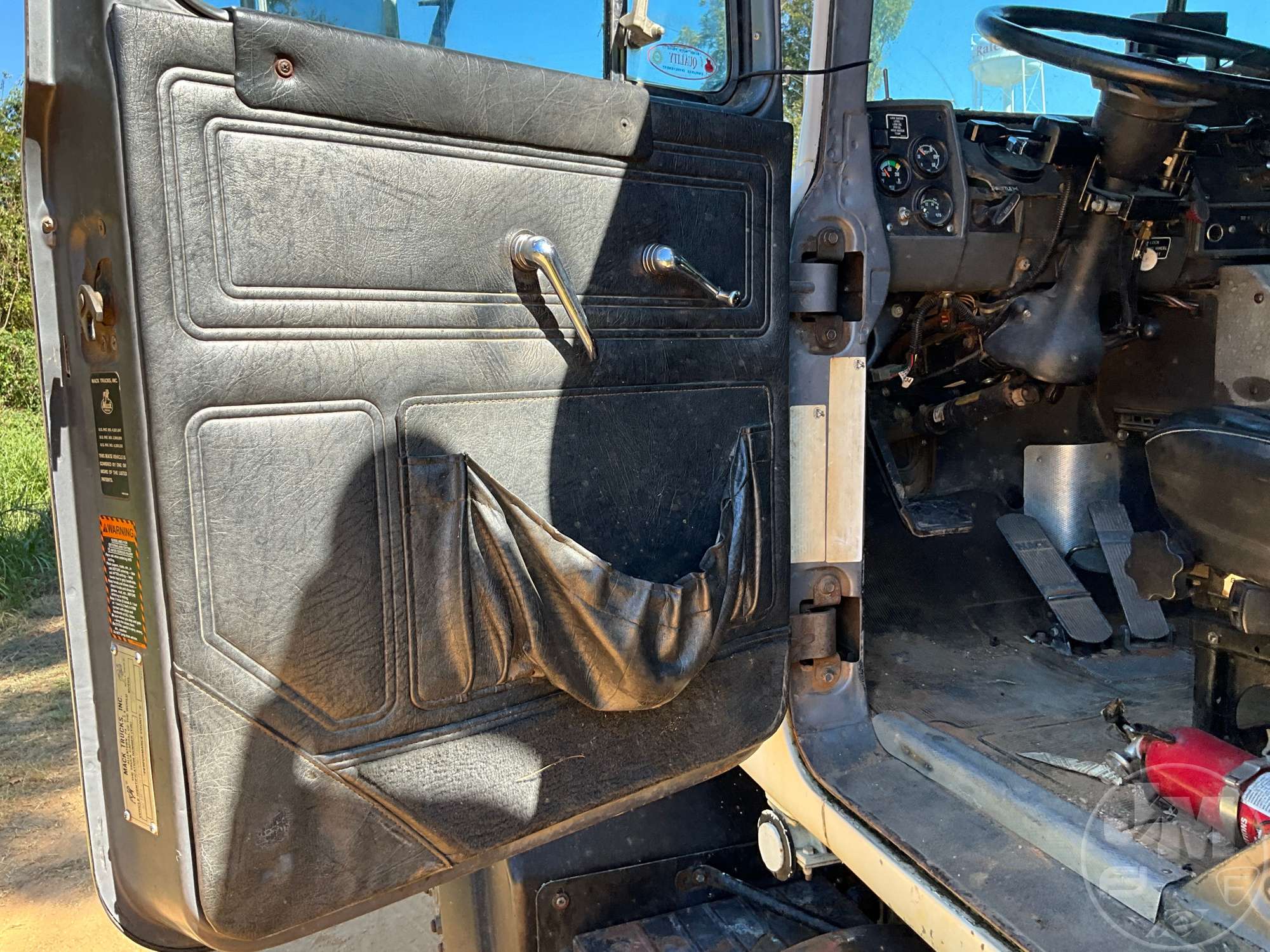 1997 Mack RD688S