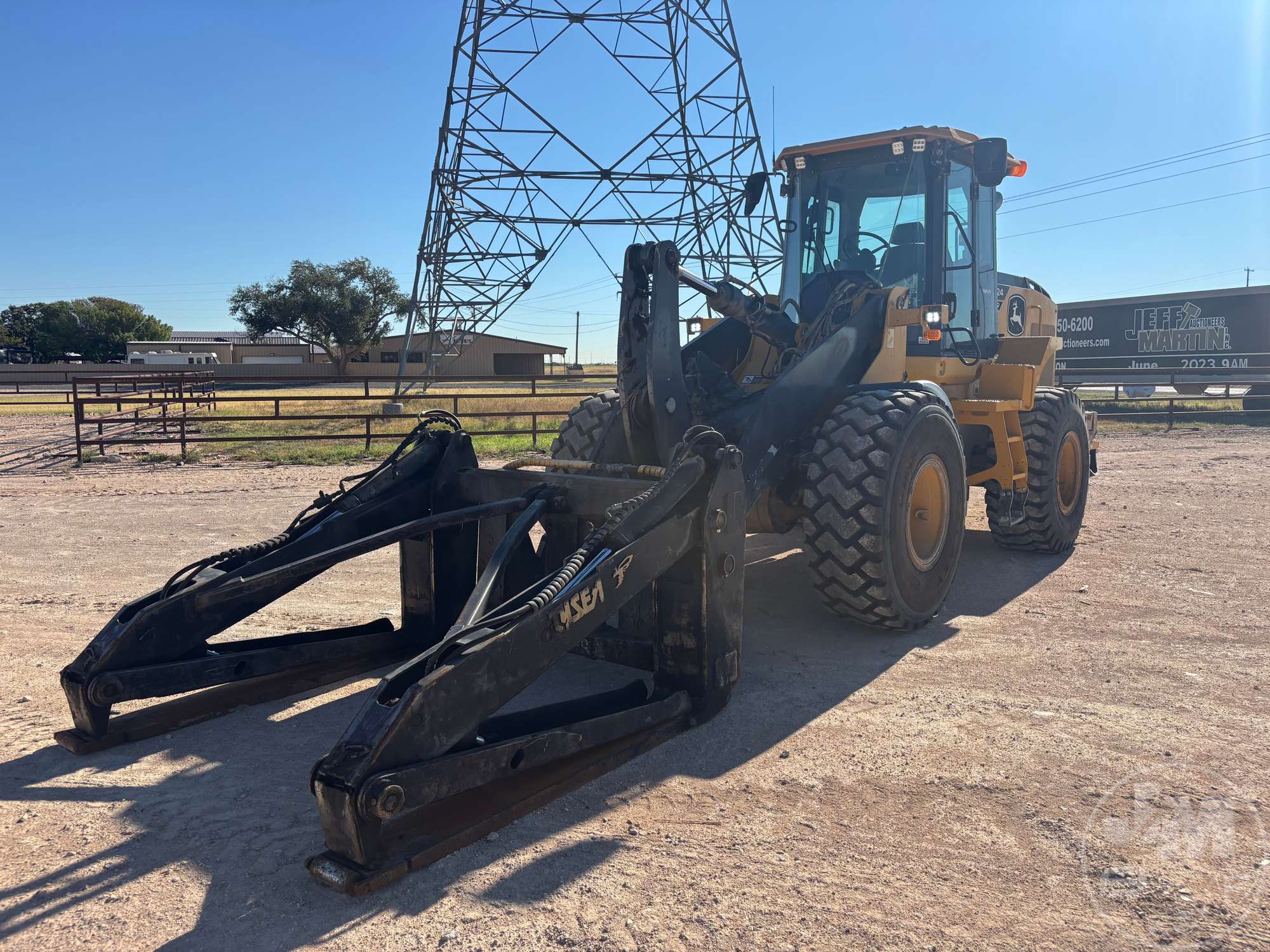 Photo of 2021 John Deere 624P