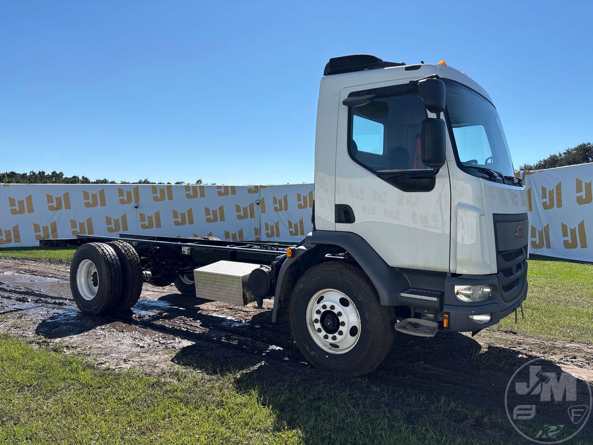 2025 Peterbilt 220