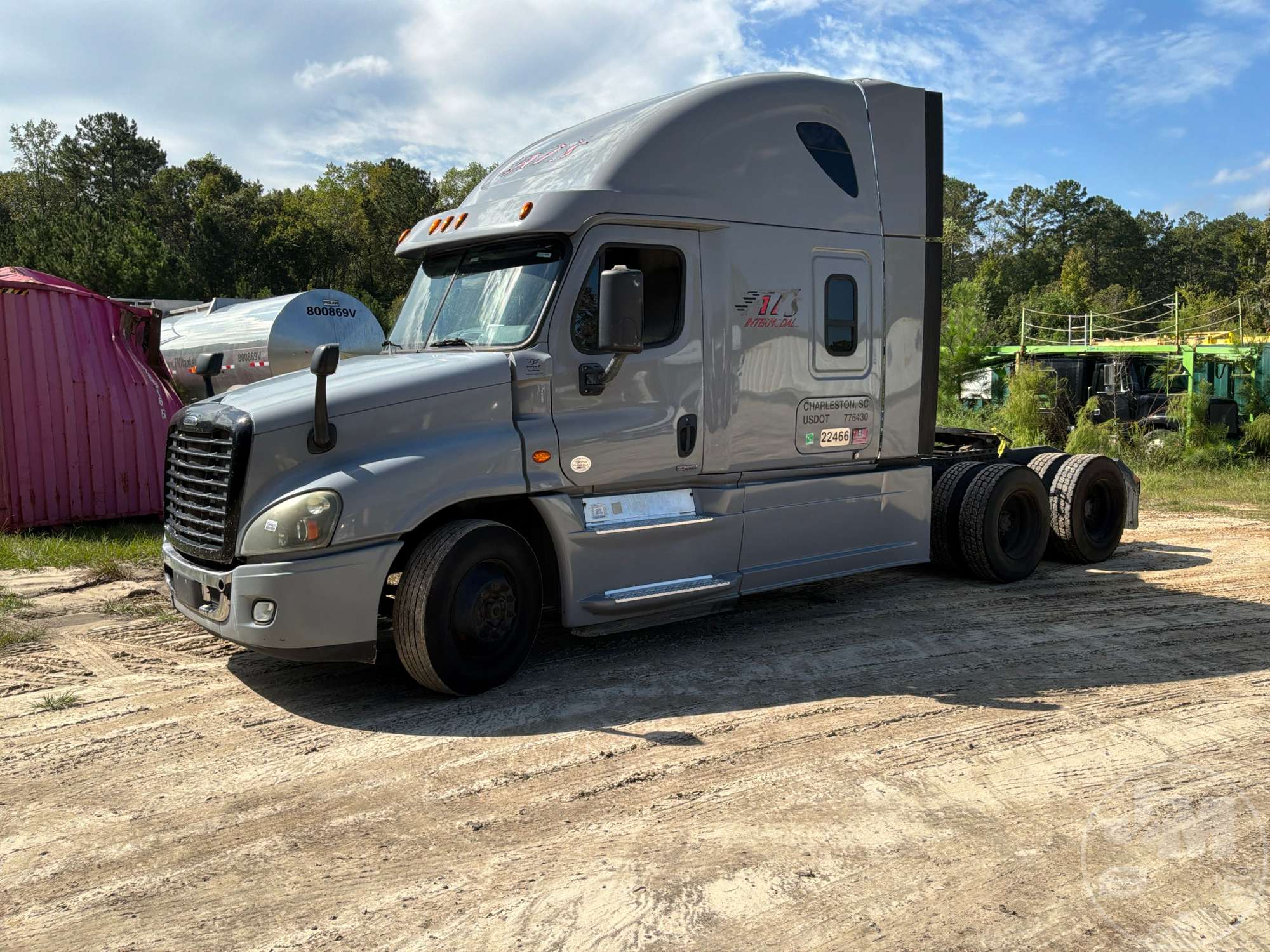 Photo of 2015 Freightliner Cascadia