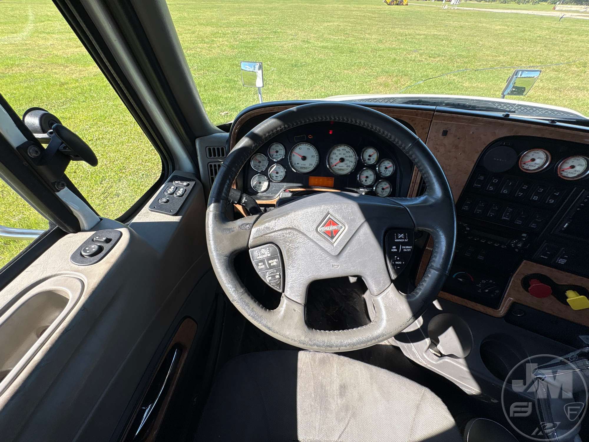 2014 International LF687