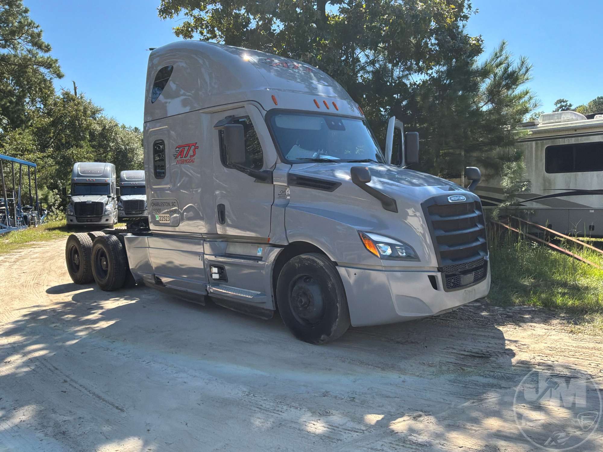 2021 Freightliner CASCADIA EVOLUTION