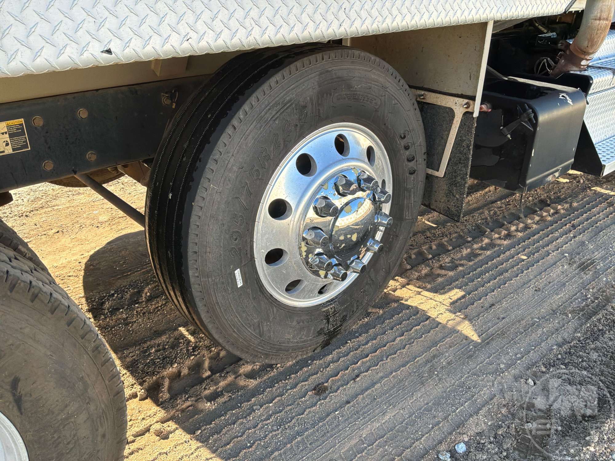 2019 Kenworth T8 SERIES