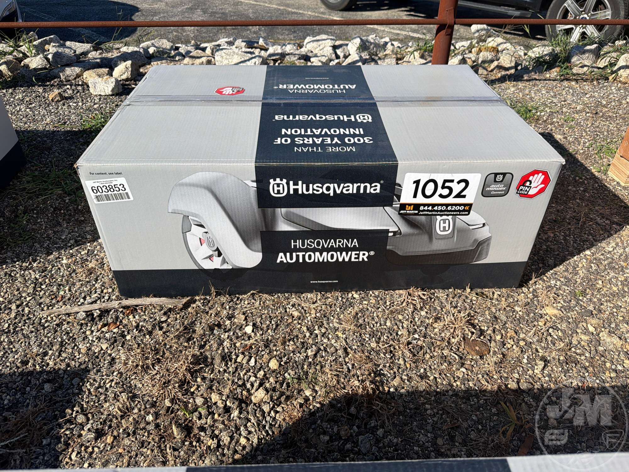 Photo of Husqvarna AUTO MOWER 520