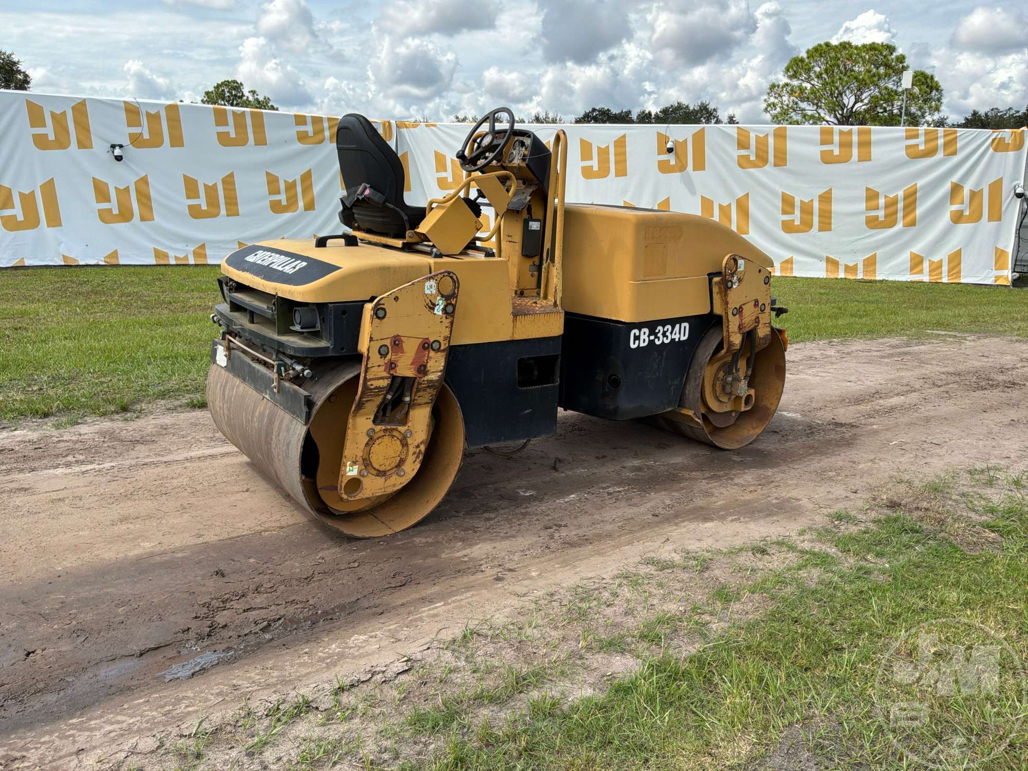 2003 Caterpillar CB334D