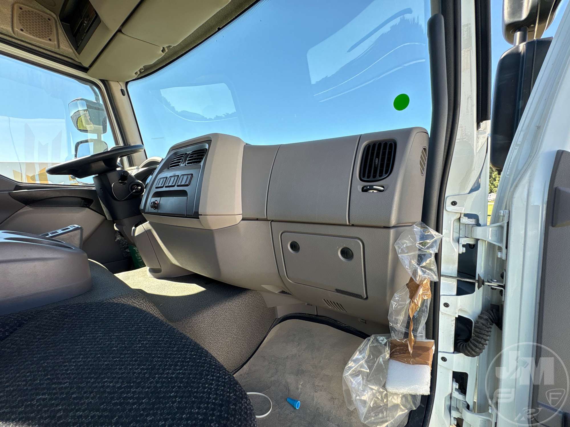 2025 Peterbilt 220