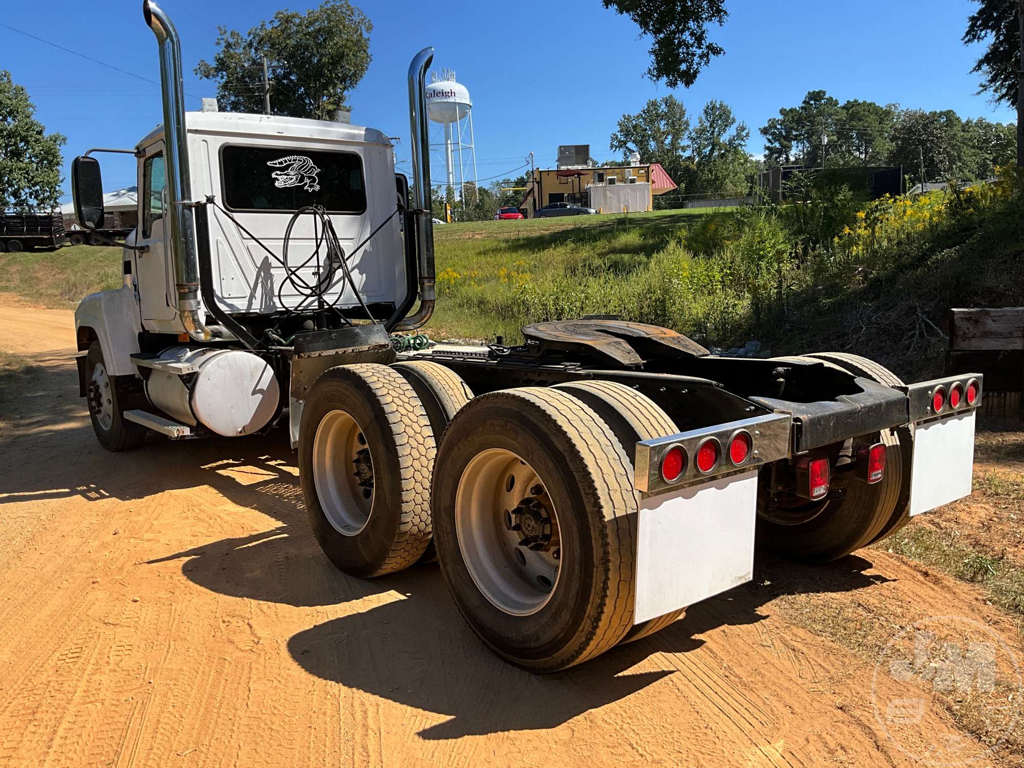 2004 Mack CH613