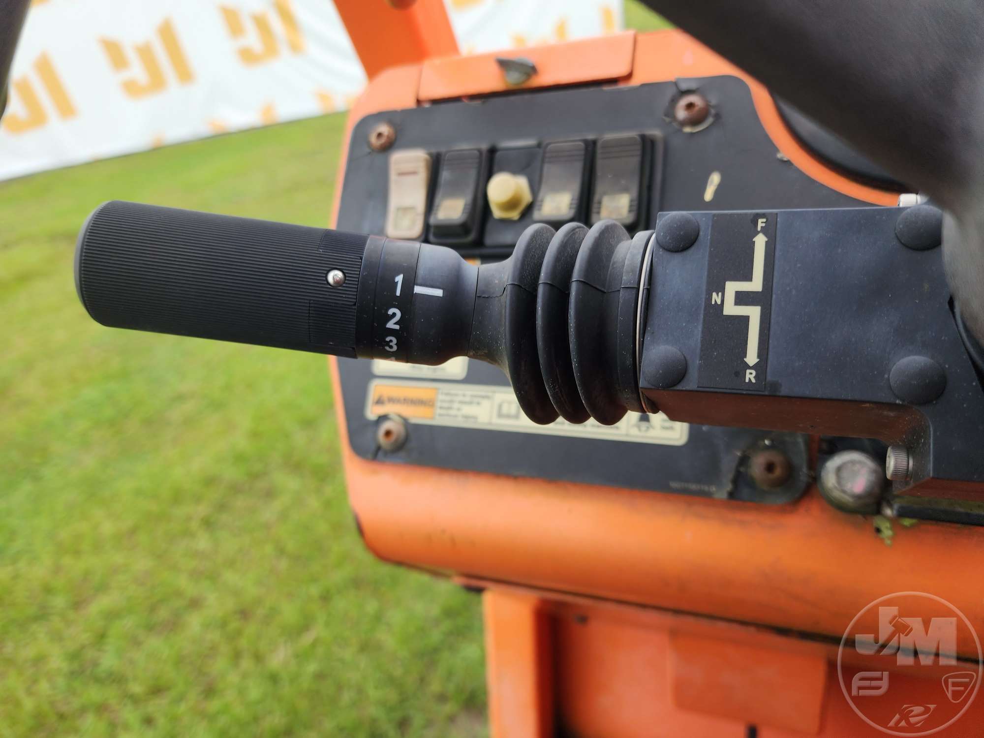 2017 JLG 6042
