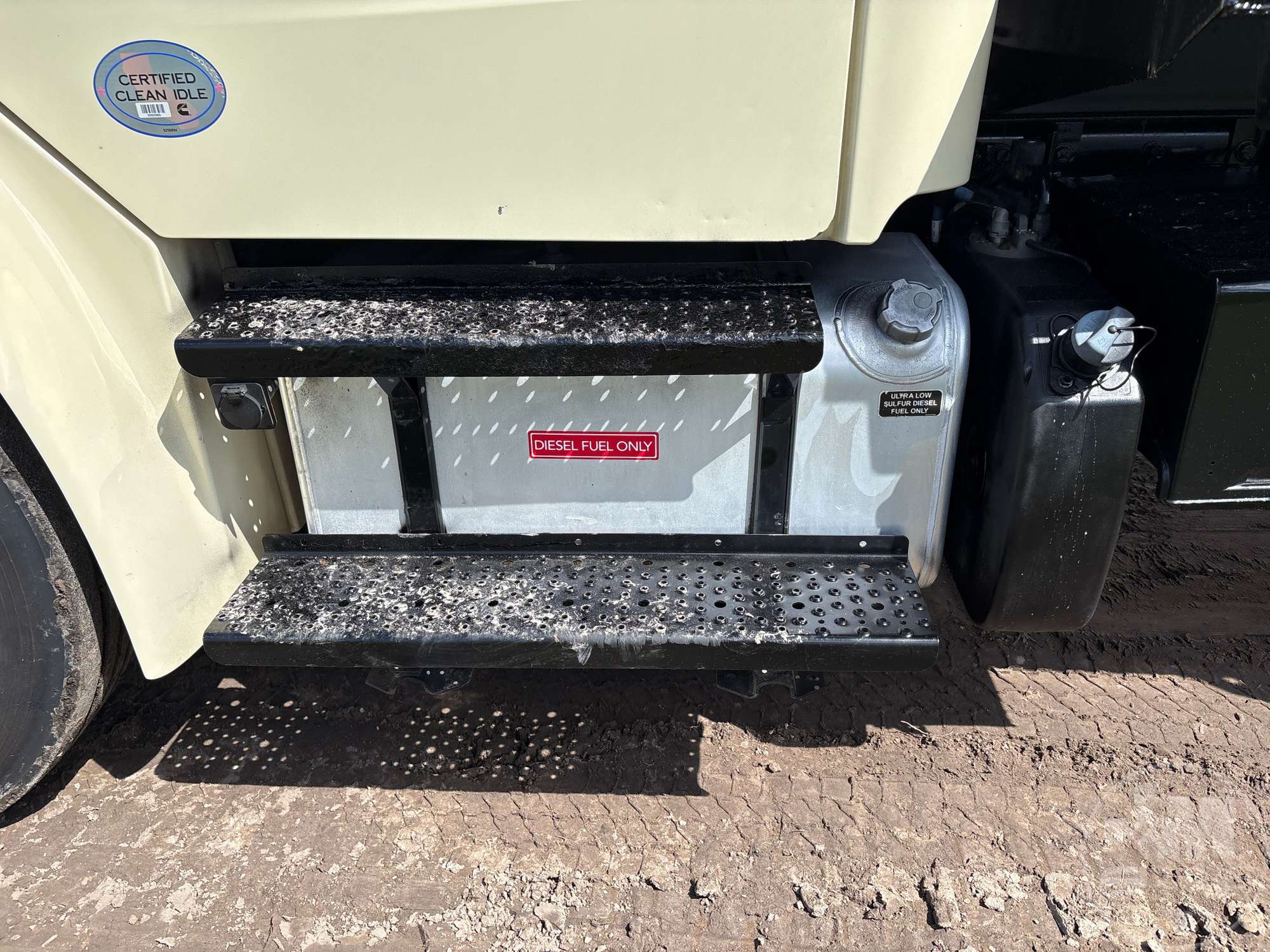 2020 Freightliner M2