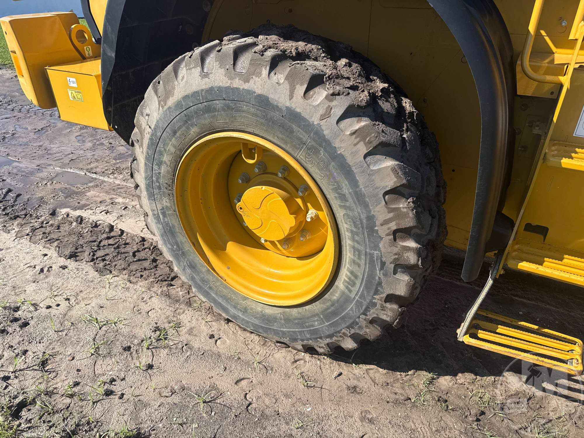 2021 Caterpillar 910