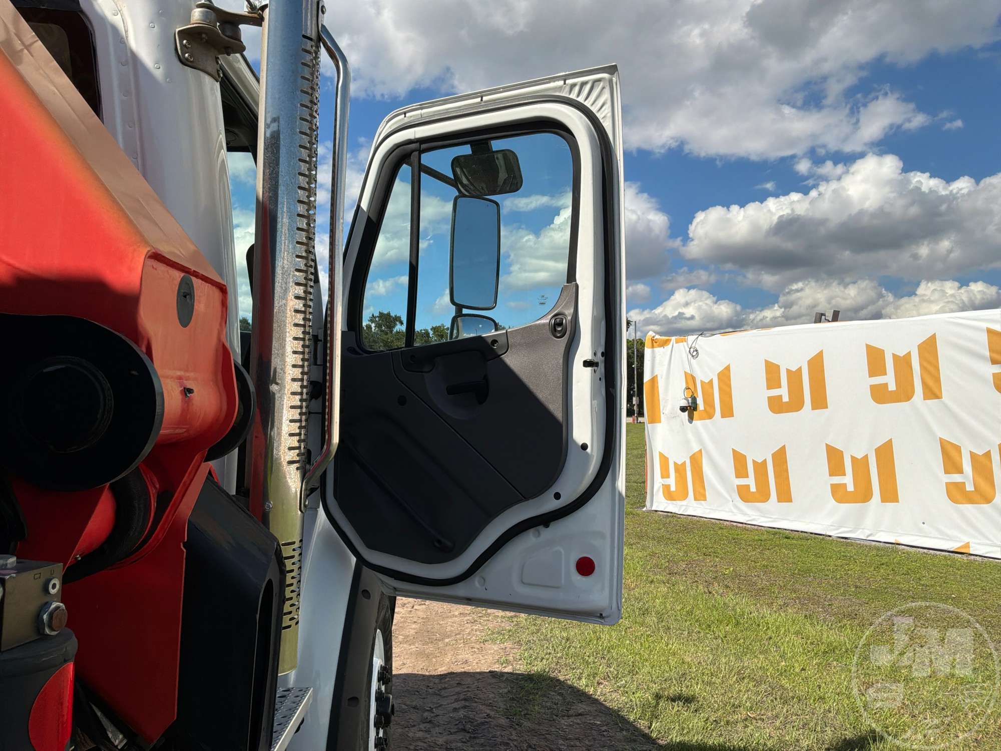 2018 Freightliner M2