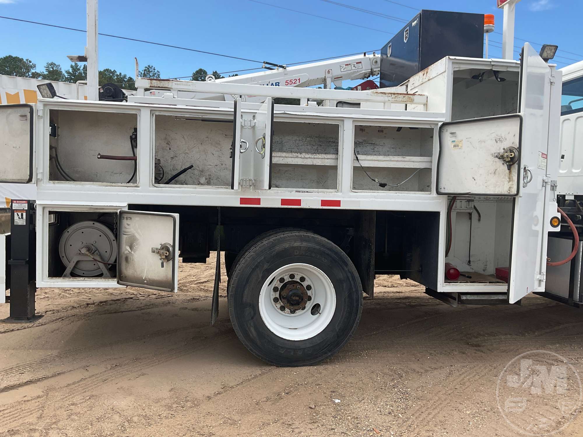 2016 Freightliner 108SD