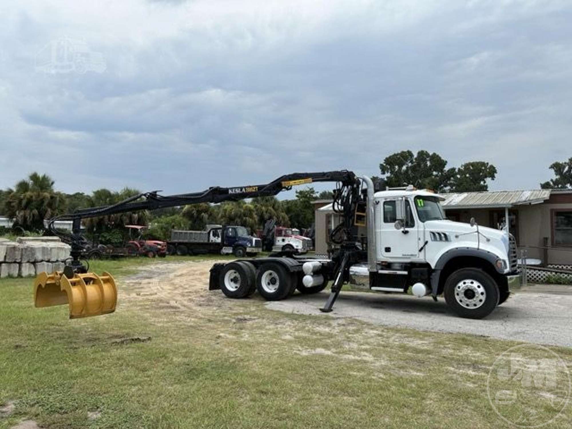 2017 Mack GU713