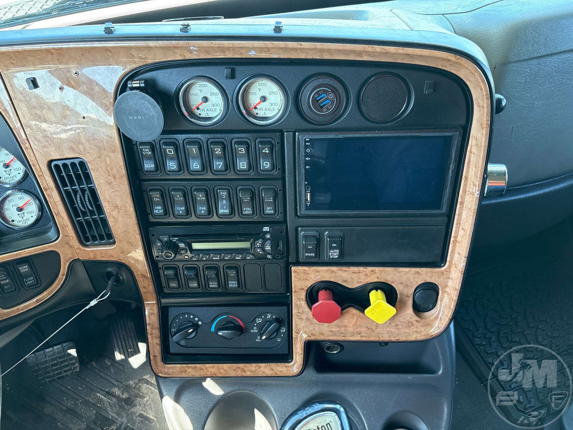 2014 International LF687
