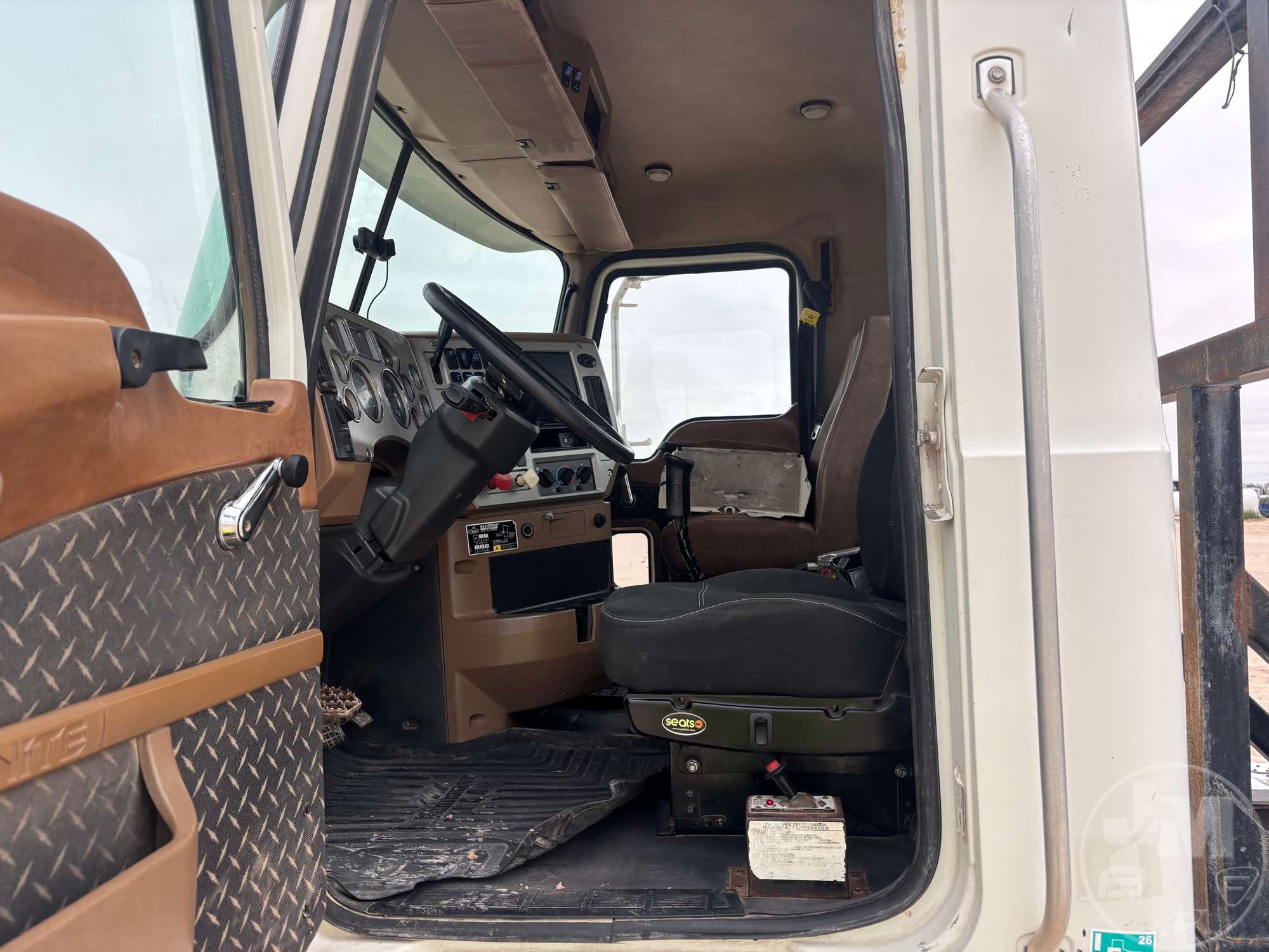 2013 Mack GU713