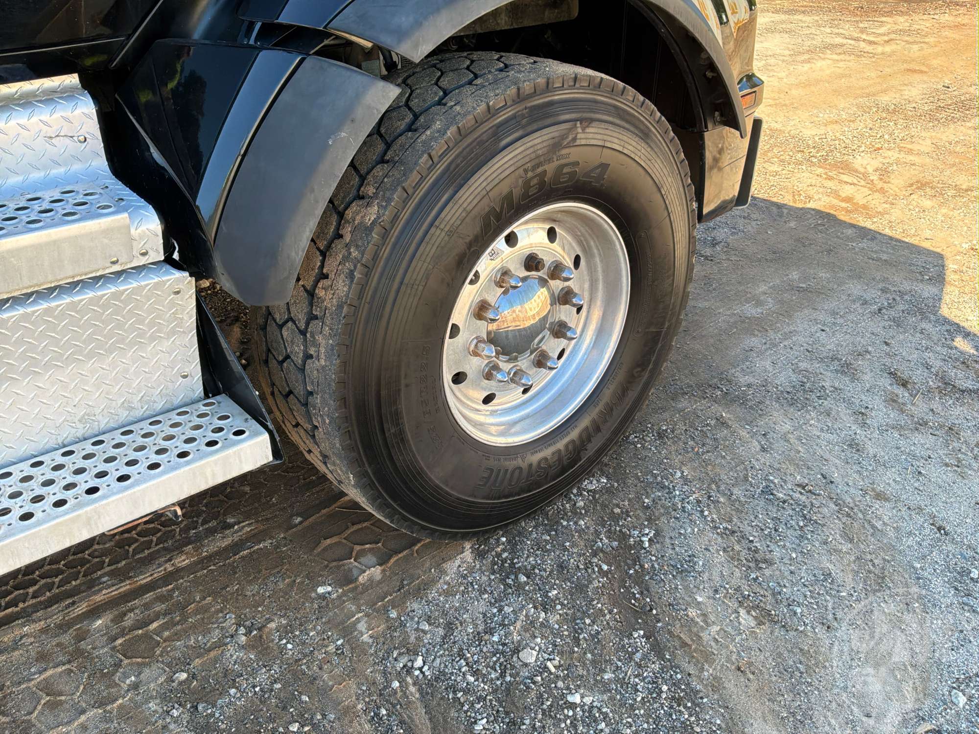 2022 Kenworth T880