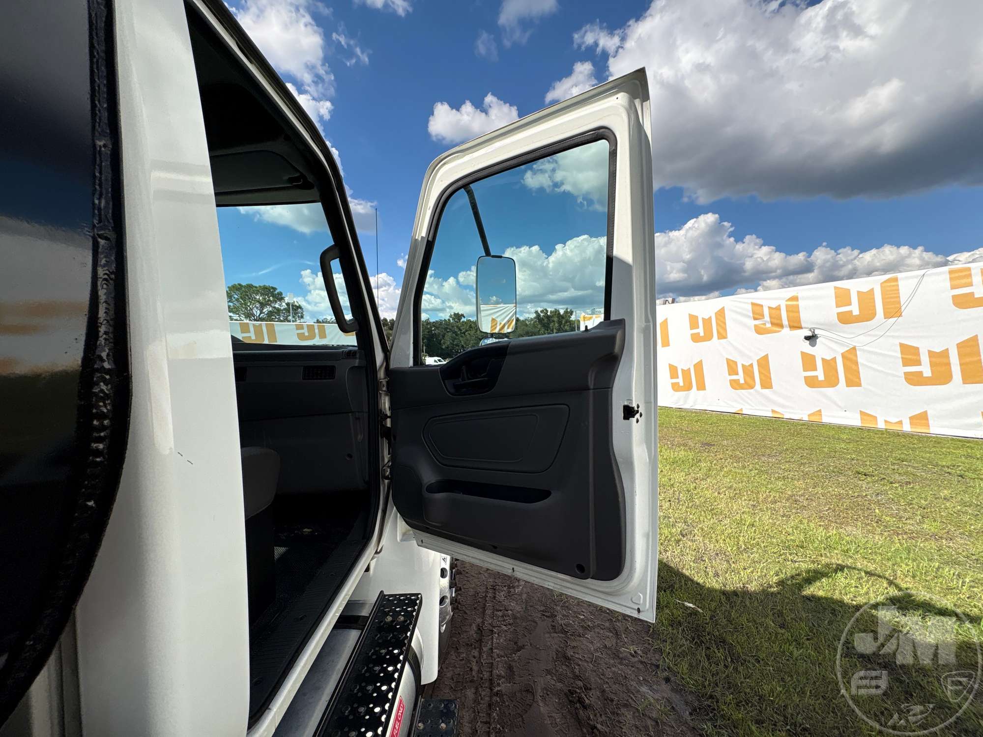 2021 International MV607