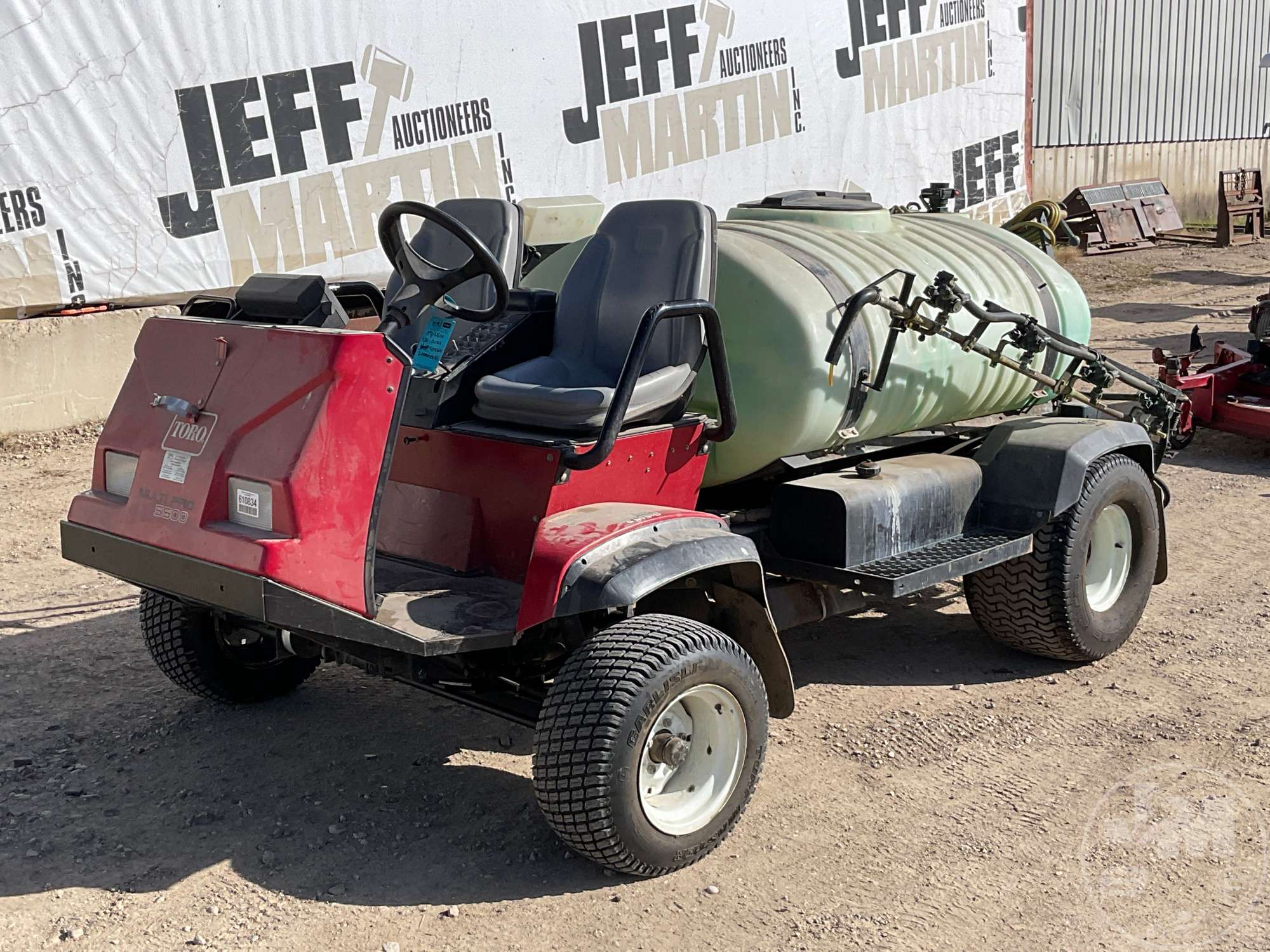 Photo of 2000 Toro MULTI-PRO 5500