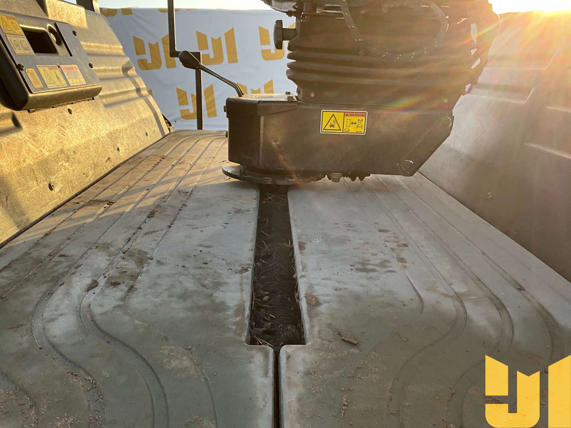 2015 Caterpillar CB64B
