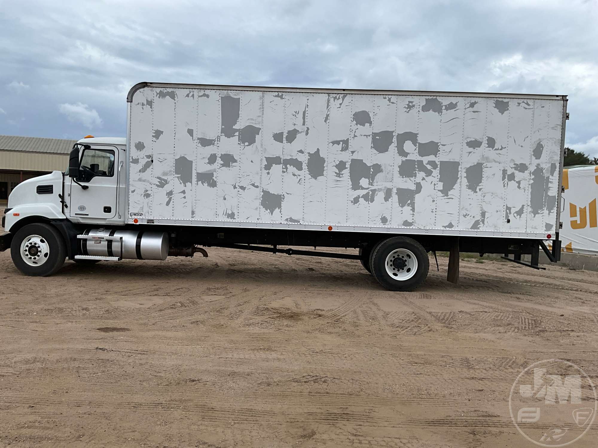 2024 Mack MD642