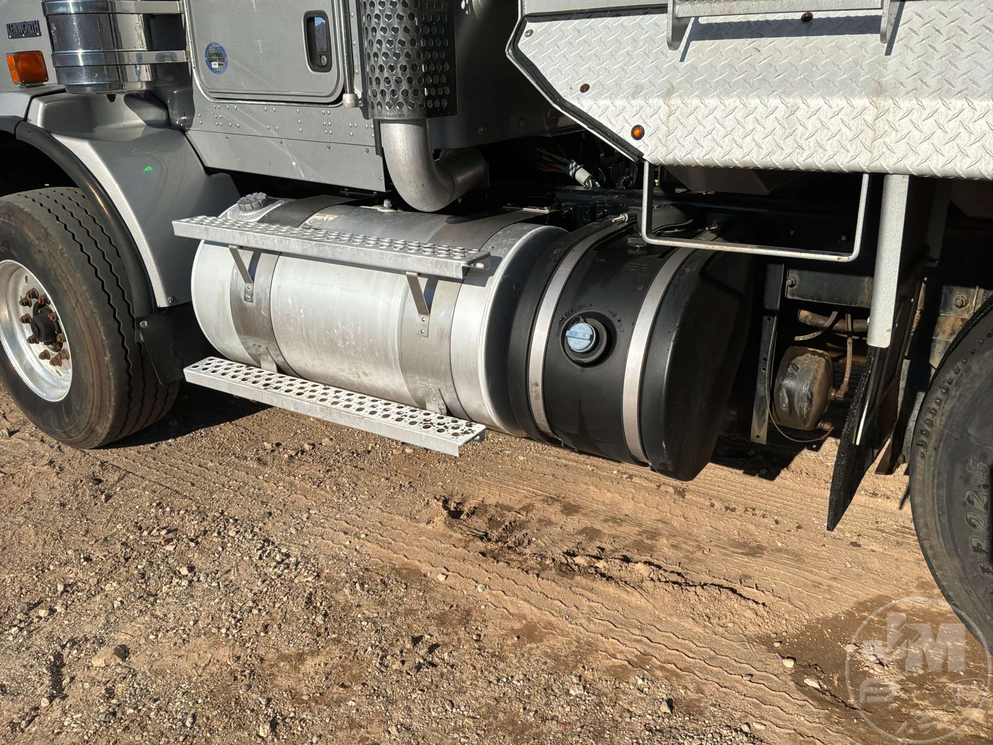 2019 Kenworth T8 SERIES