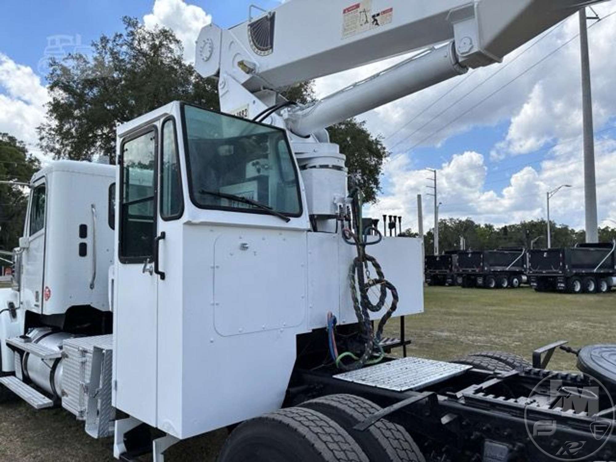 2012 Freightliner 114 CORONADO