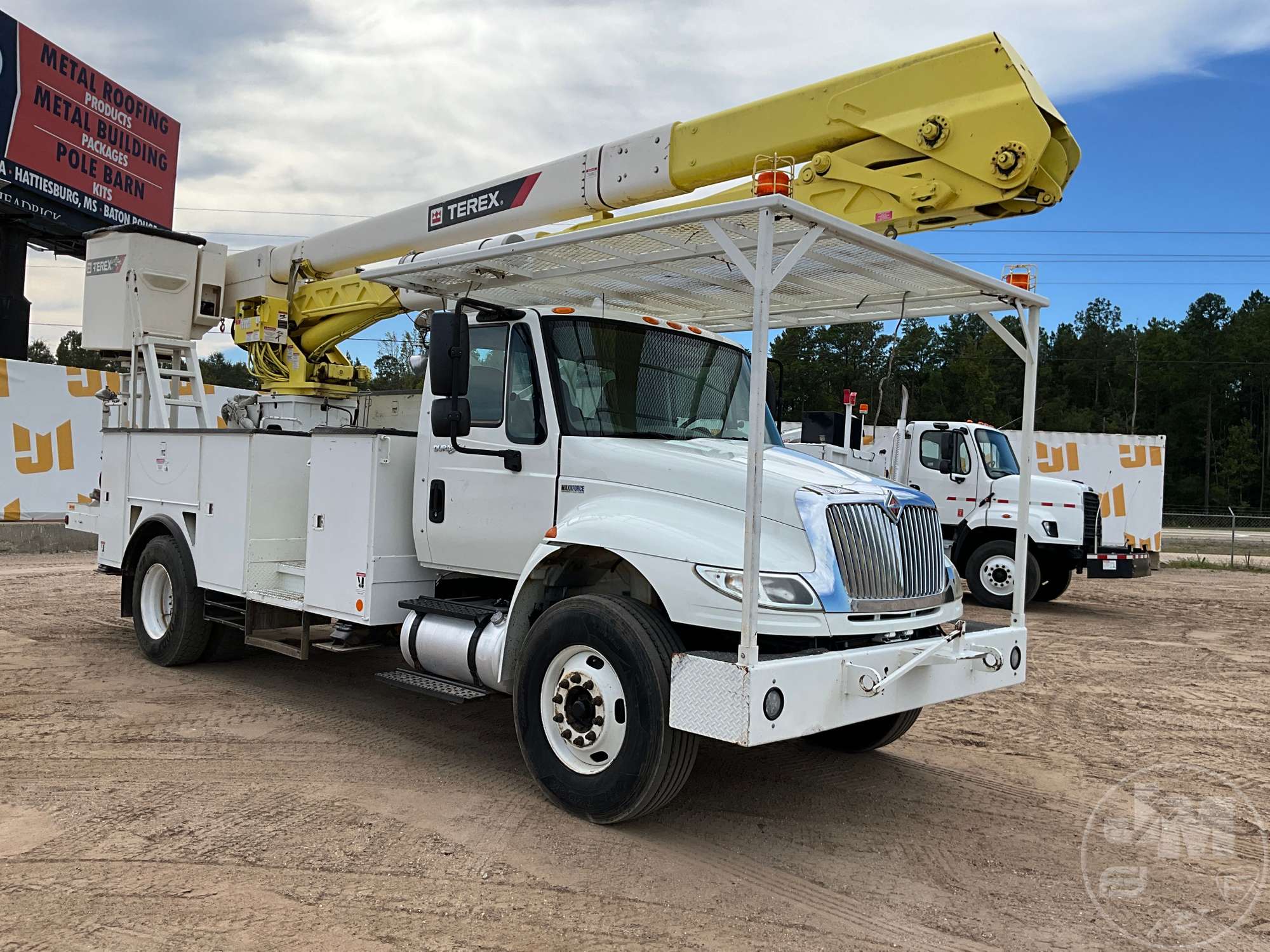 2014 International MA035