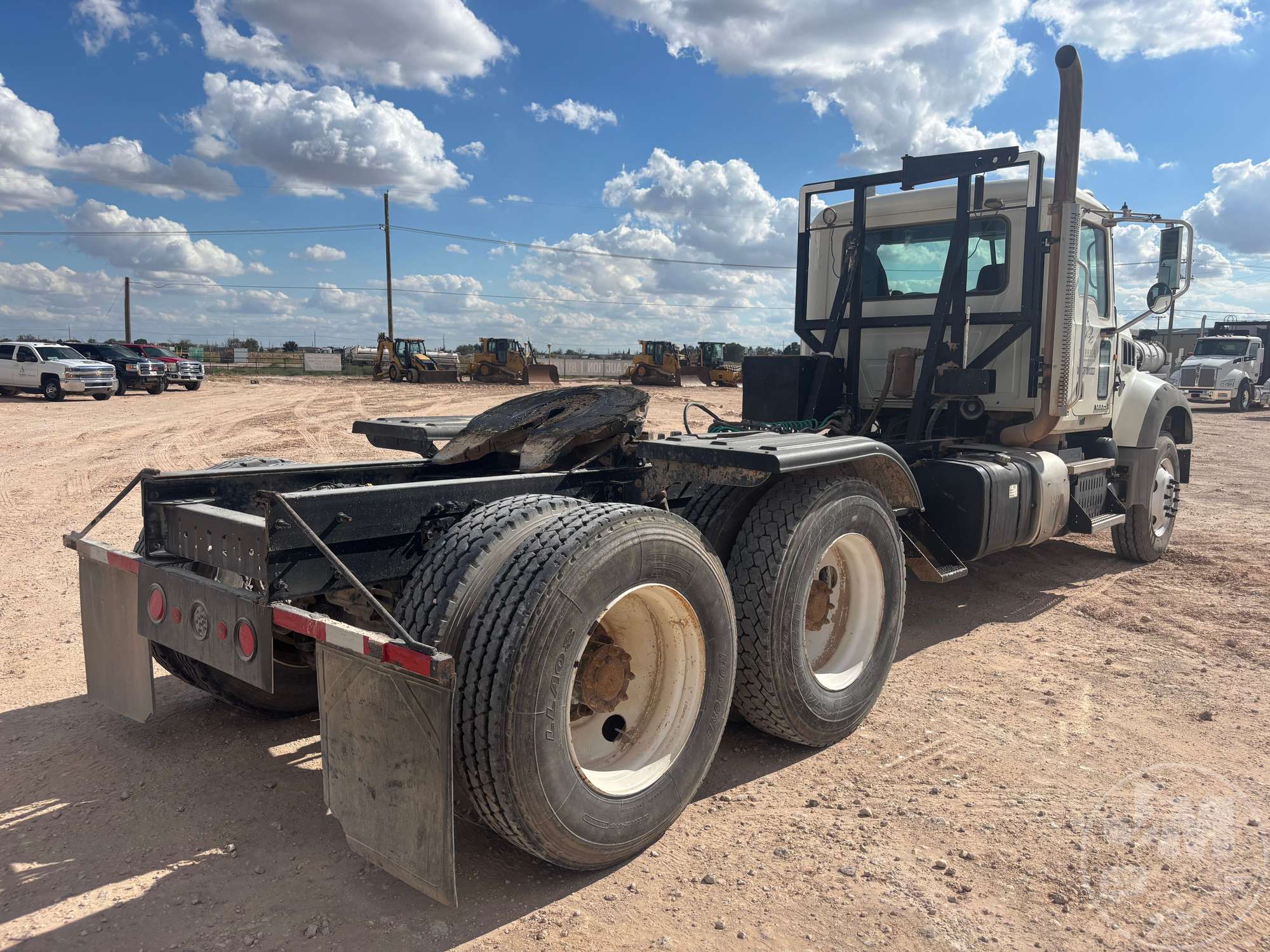 2013 Mack GU713
