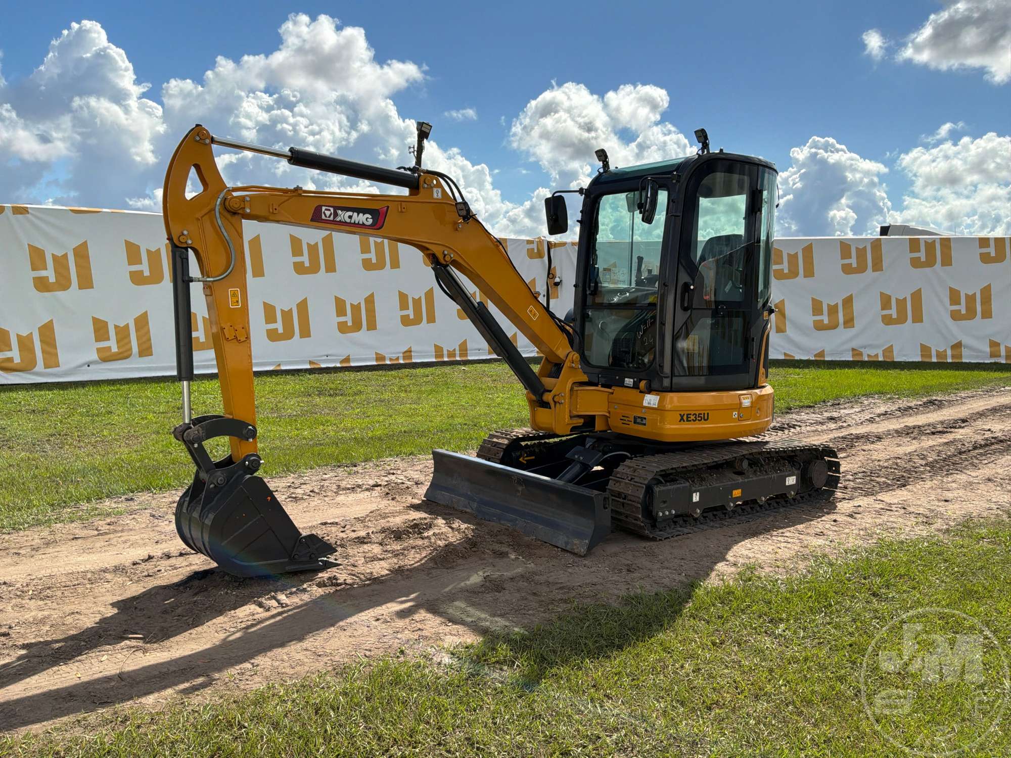 Photo of 2024 XCMG XE35U