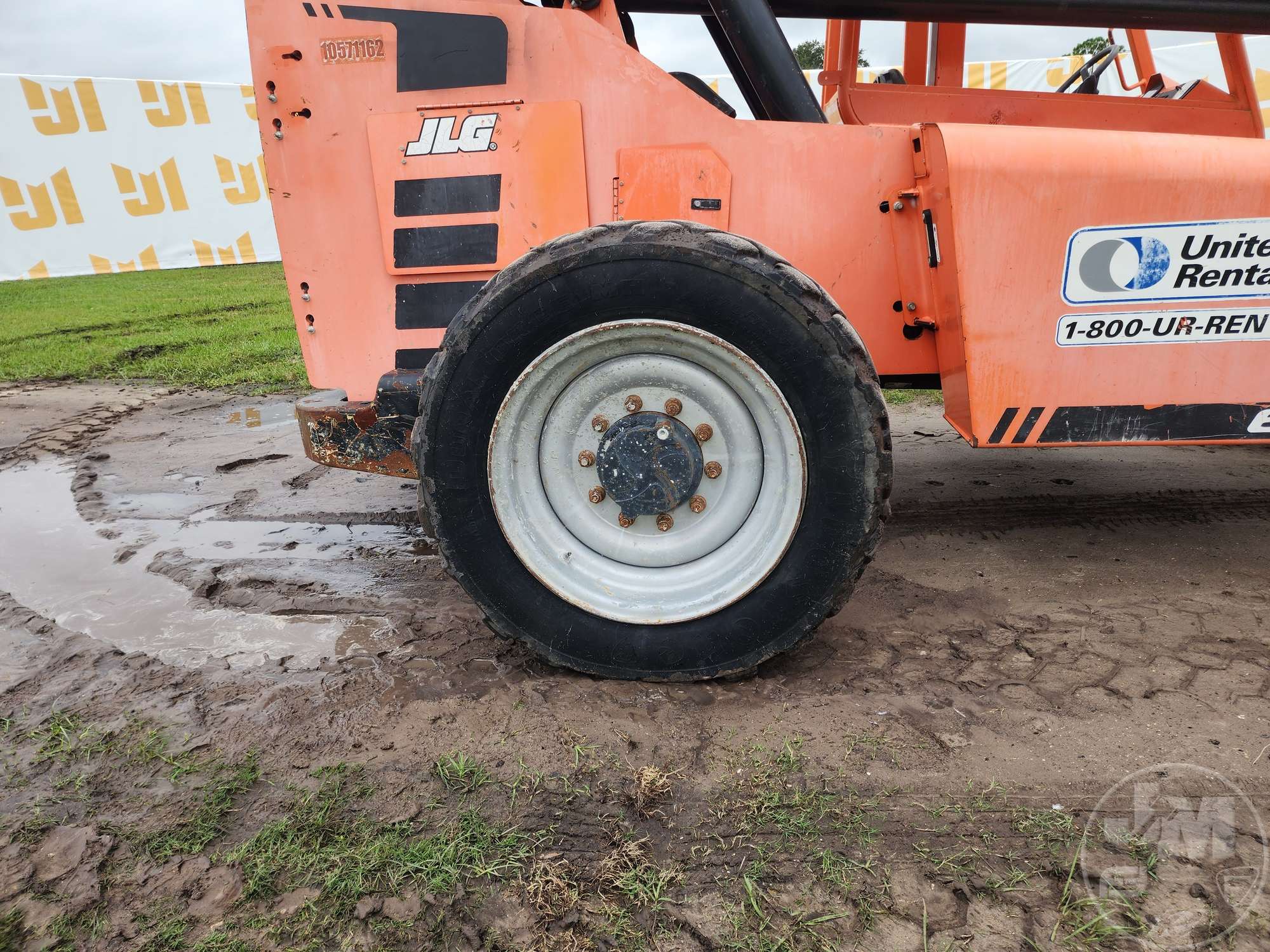 2017 JLG 6042