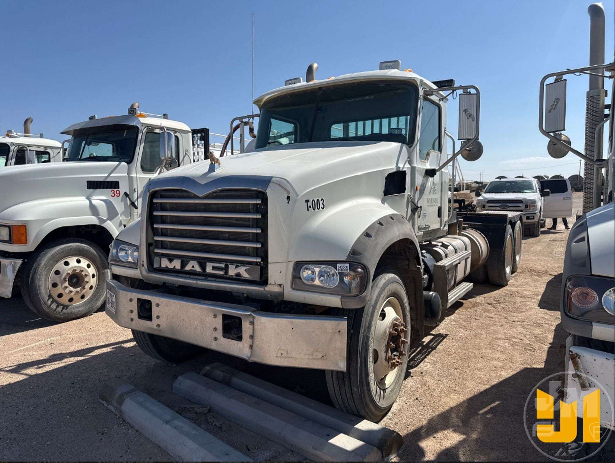 2015 Mack GU713
