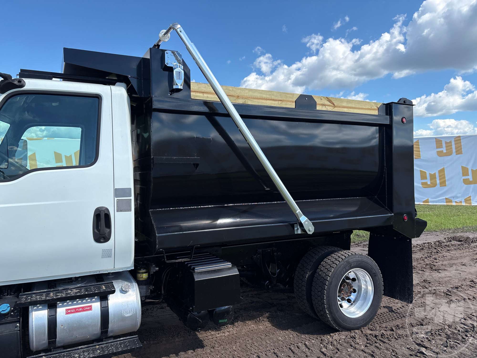 2021 International MV607