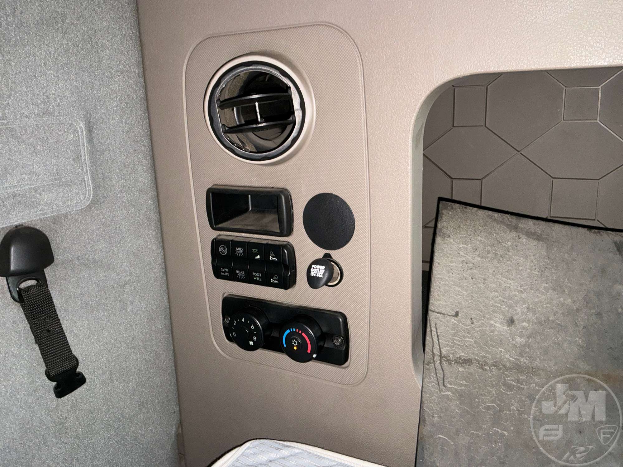 2016 Freightliner CASCADIA