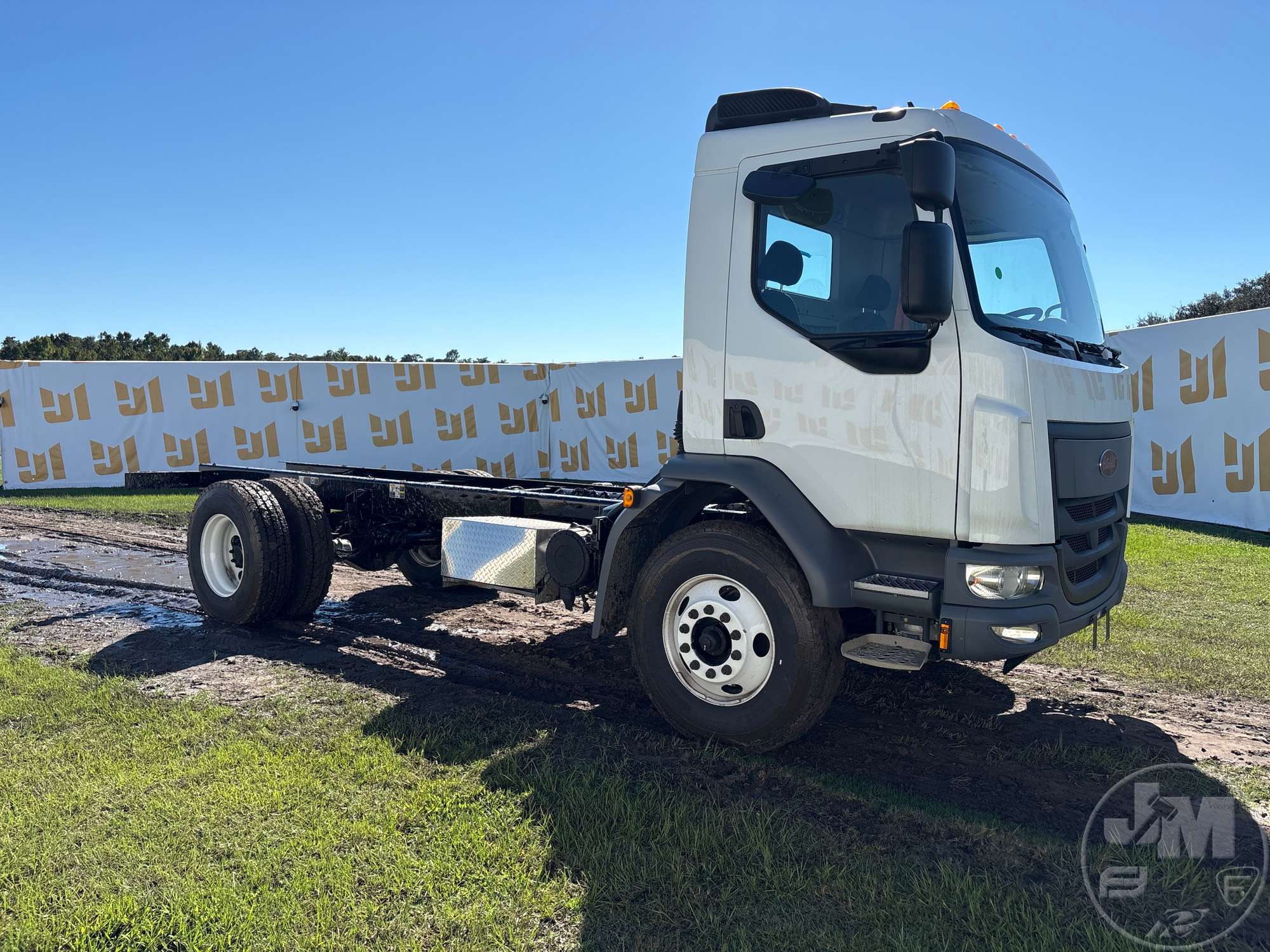 2025 Peterbilt 220