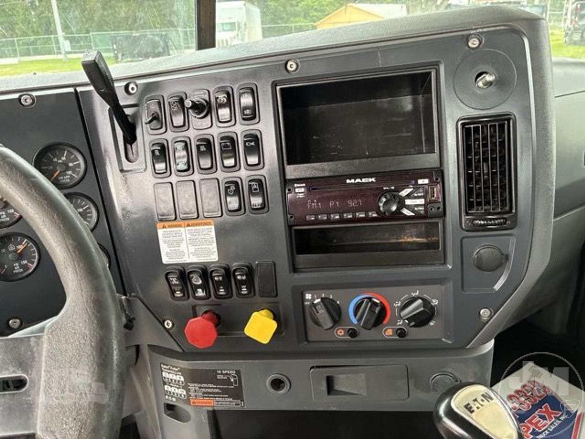 2017 Mack GU713