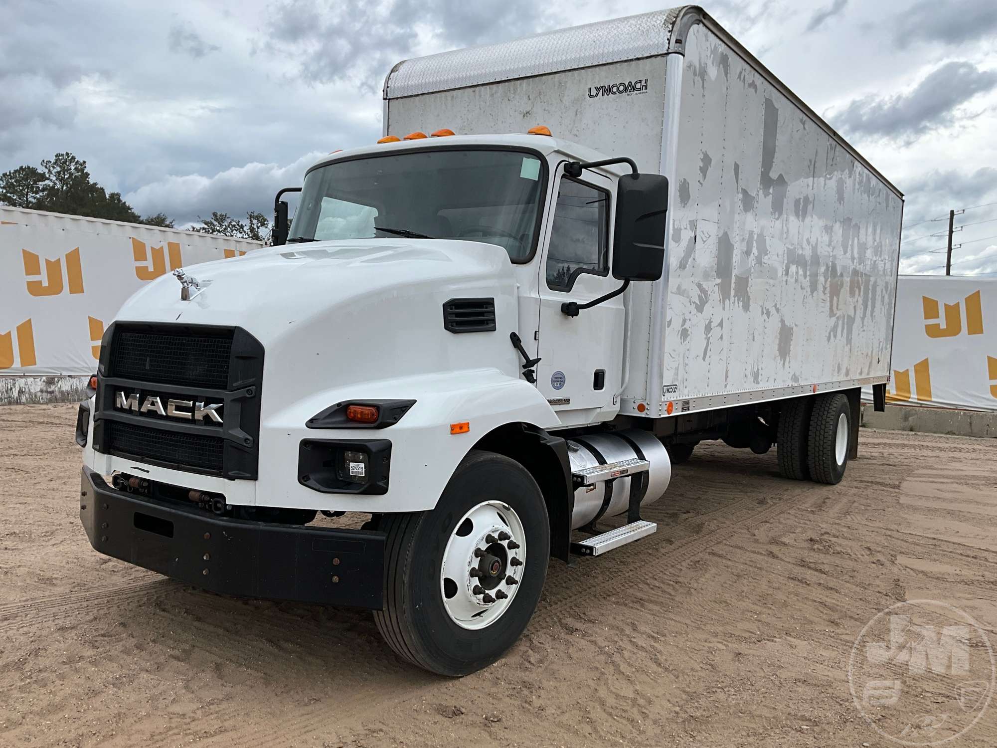 Photo of 2024 Mack MD642