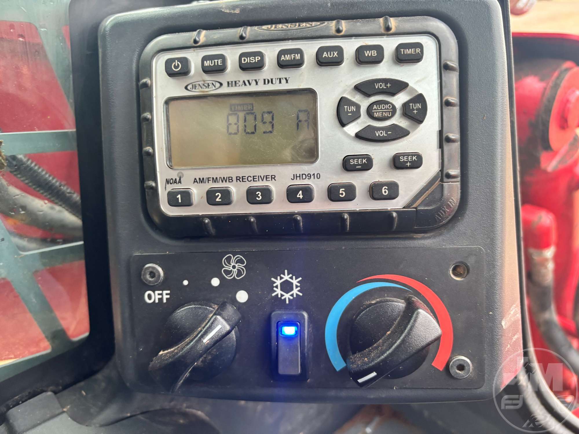 2023 Takeuchi TL12V-2
