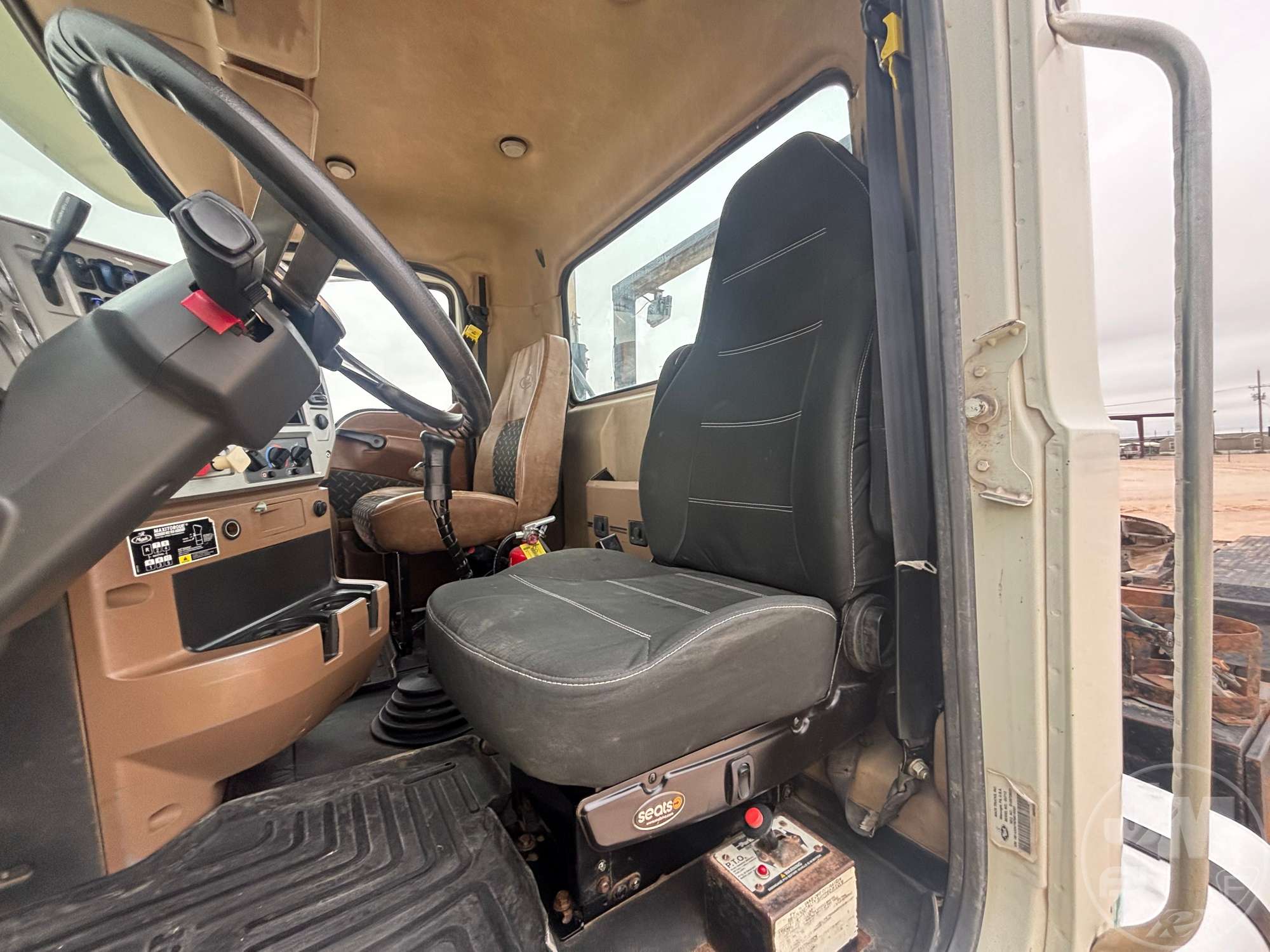 2013 Mack GU713