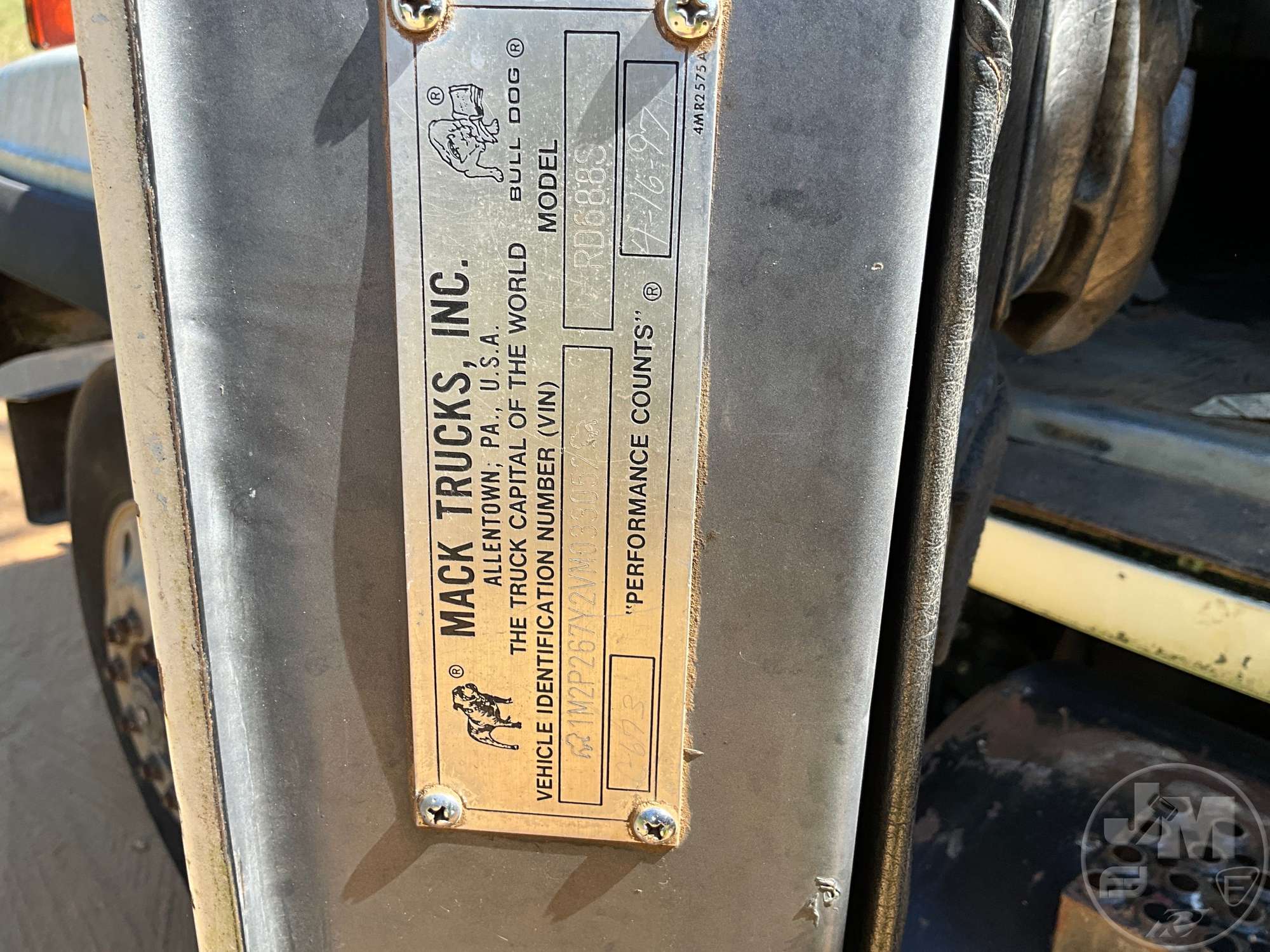 1997 Mack RD688S