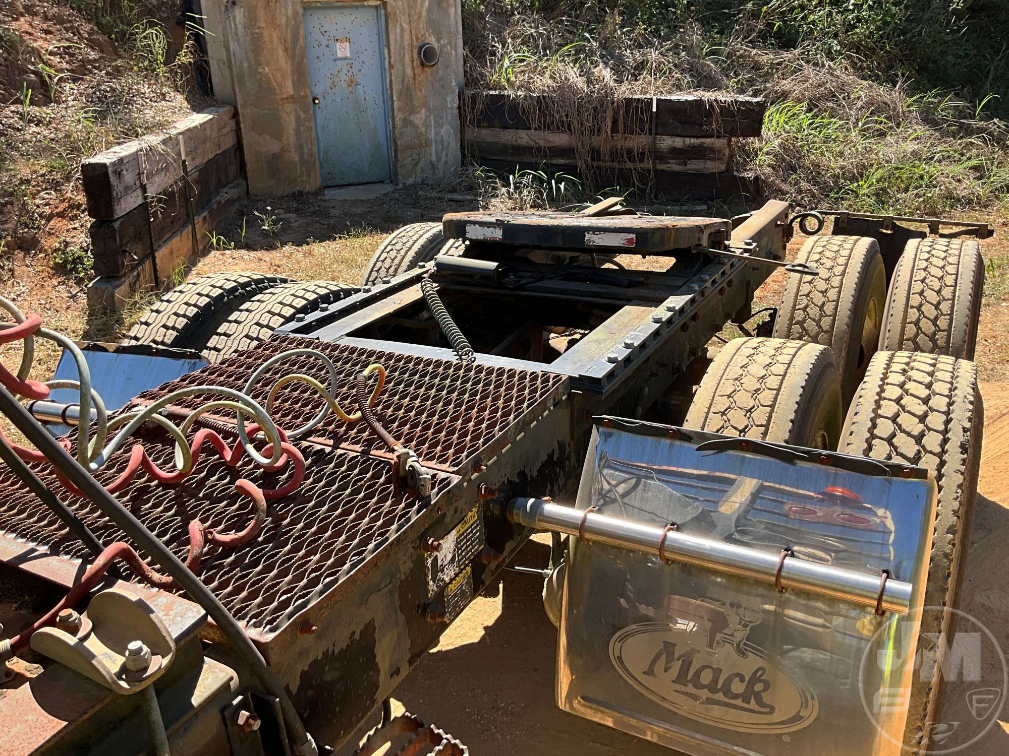 1997 Mack RD688S