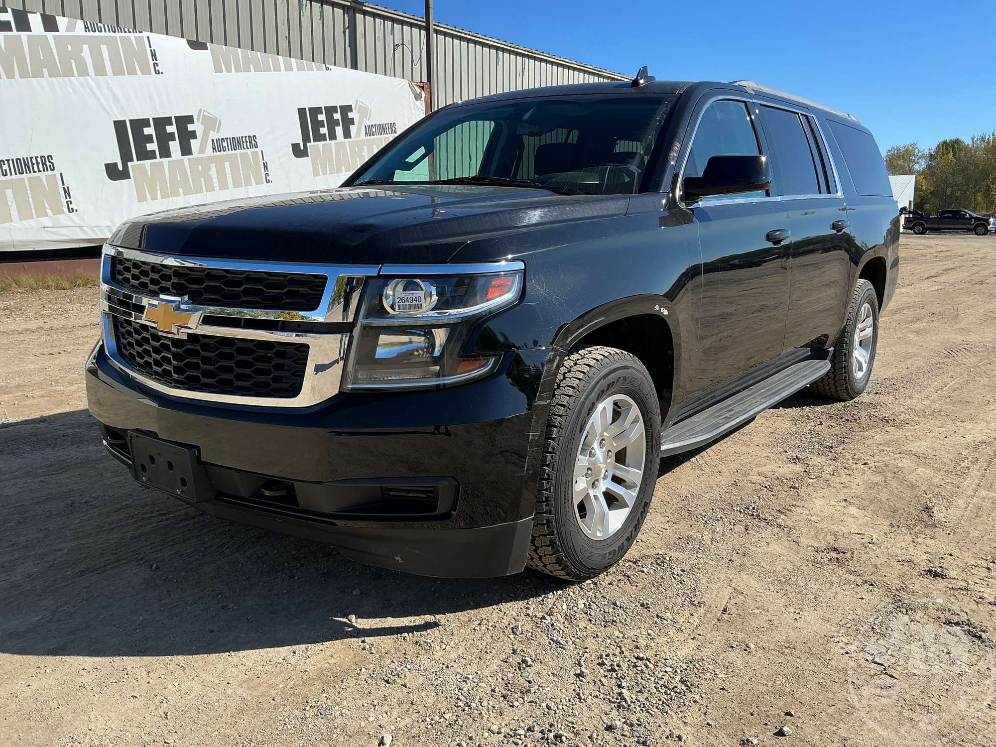 Photo of 2017 Chevrolet SUBURBAN