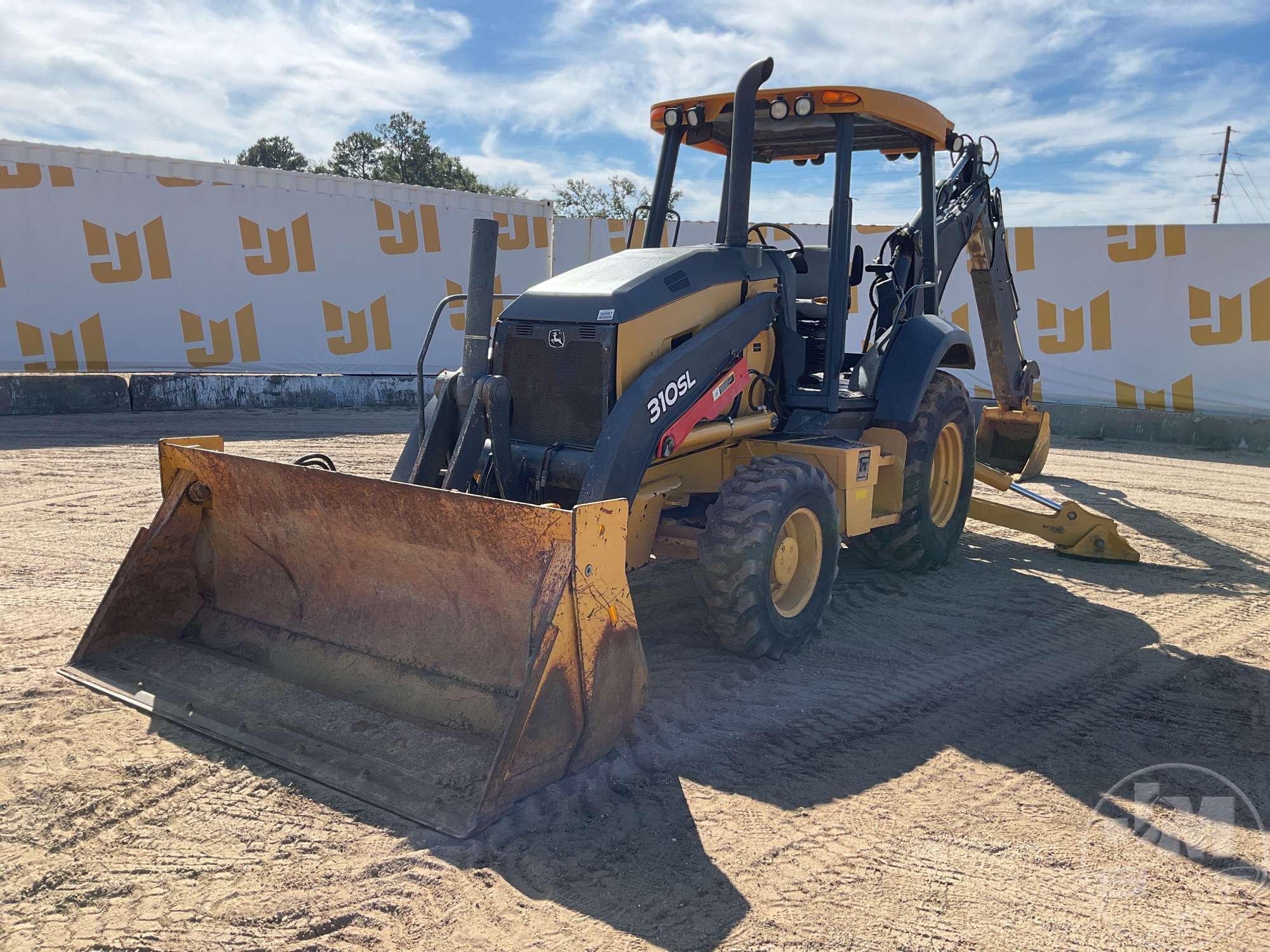 Photo of 2018 John Deere 310SL