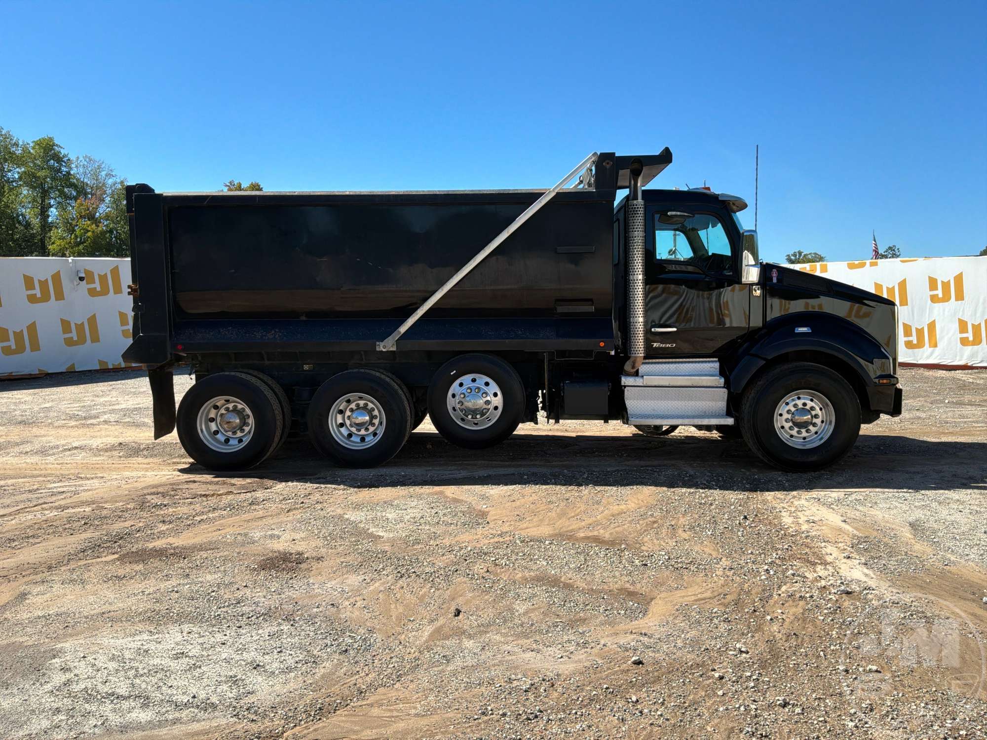 2022 Kenworth T880