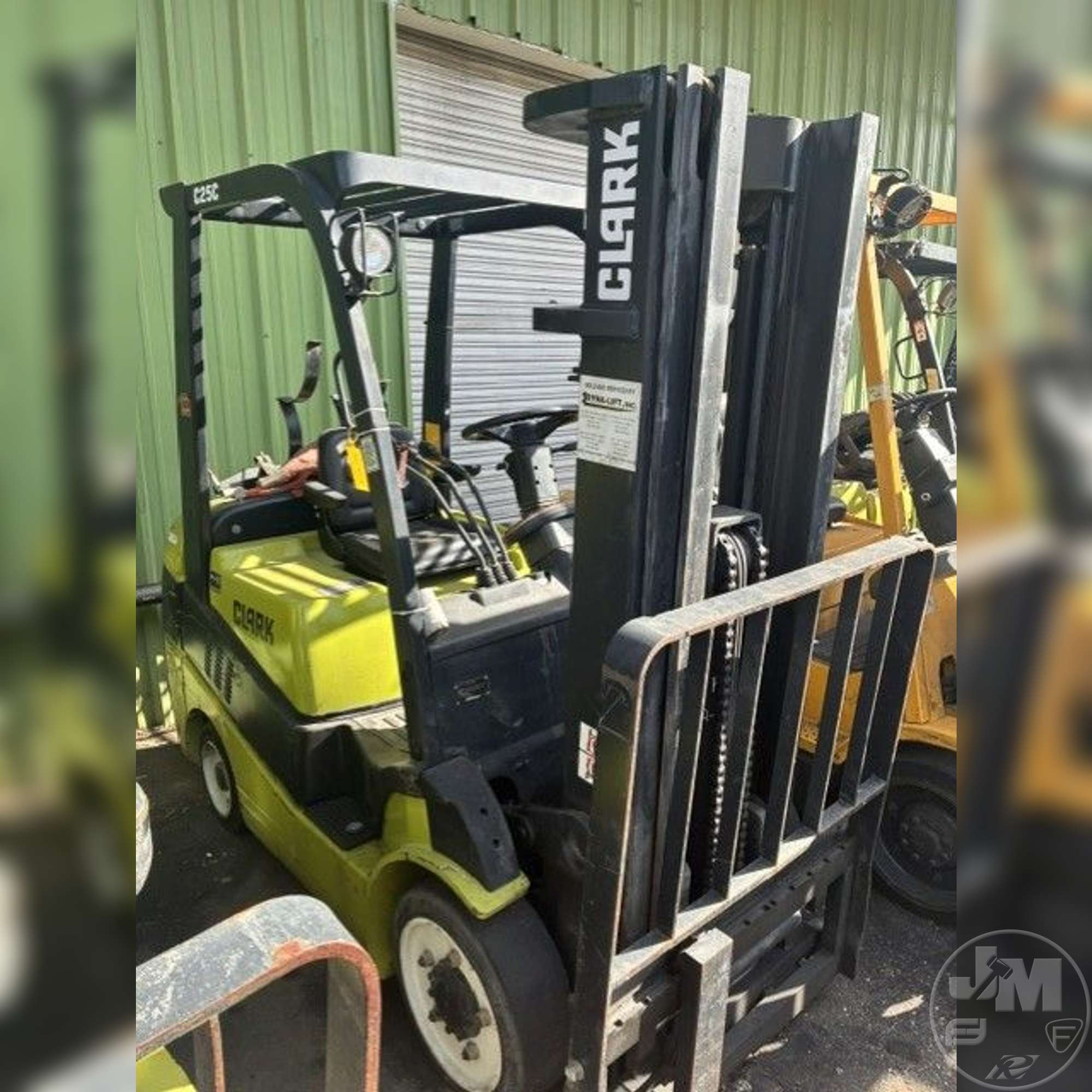 Photo of 2005 Clark C25CL